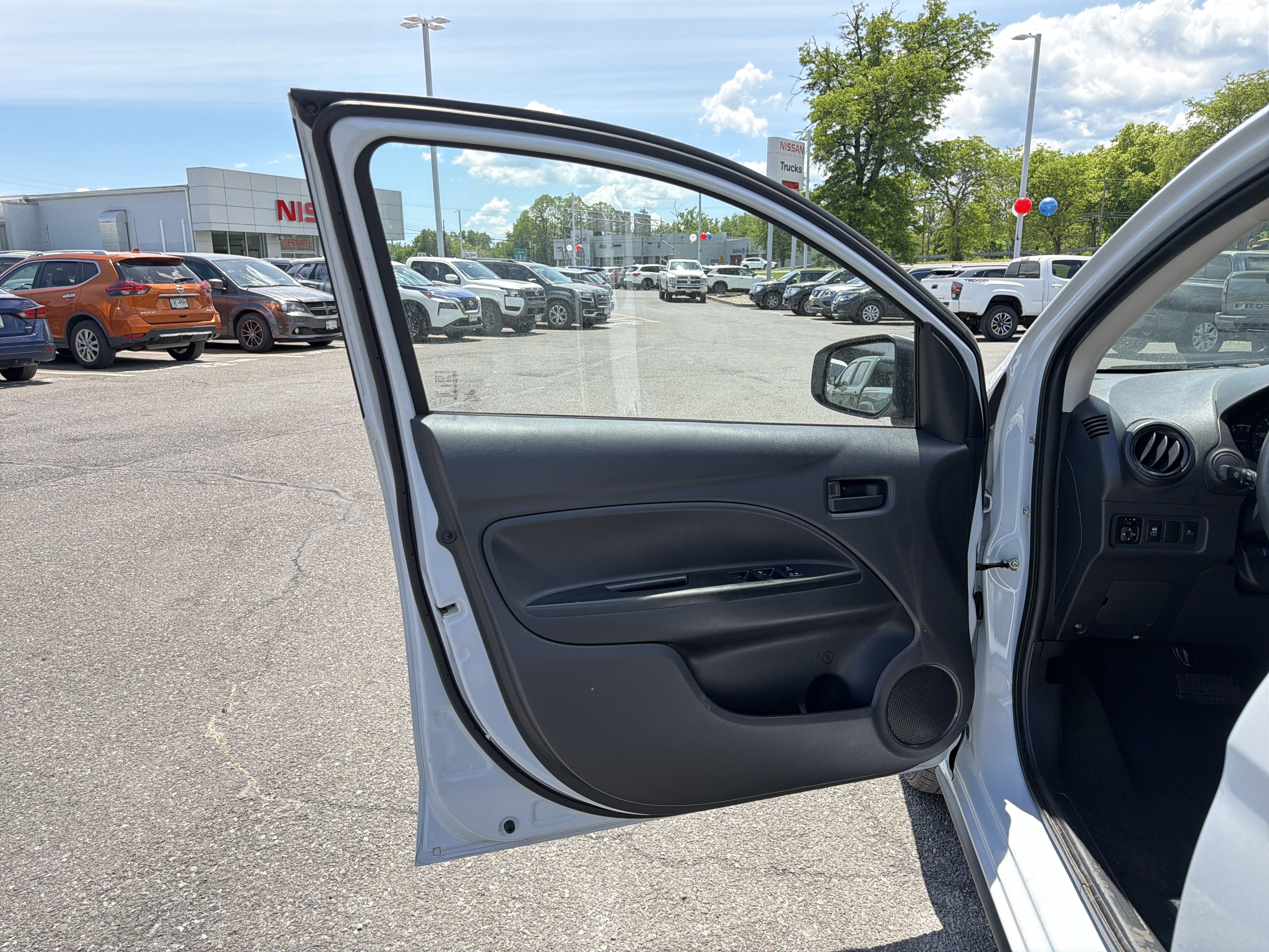 2024 Mitsubishi Mirage ES