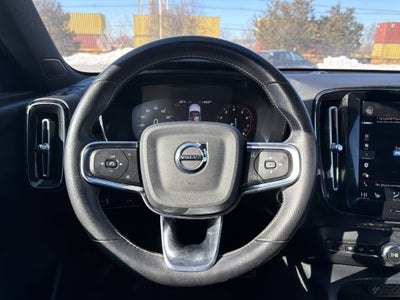 2021 Volvo XC40 R-Design