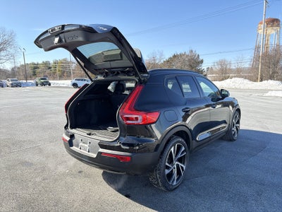 2021 Volvo XC40 R-Design