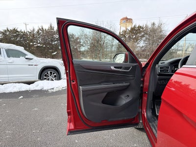 2024 Volkswagen Atlas Cross Sport 2.0T SEL R-Line