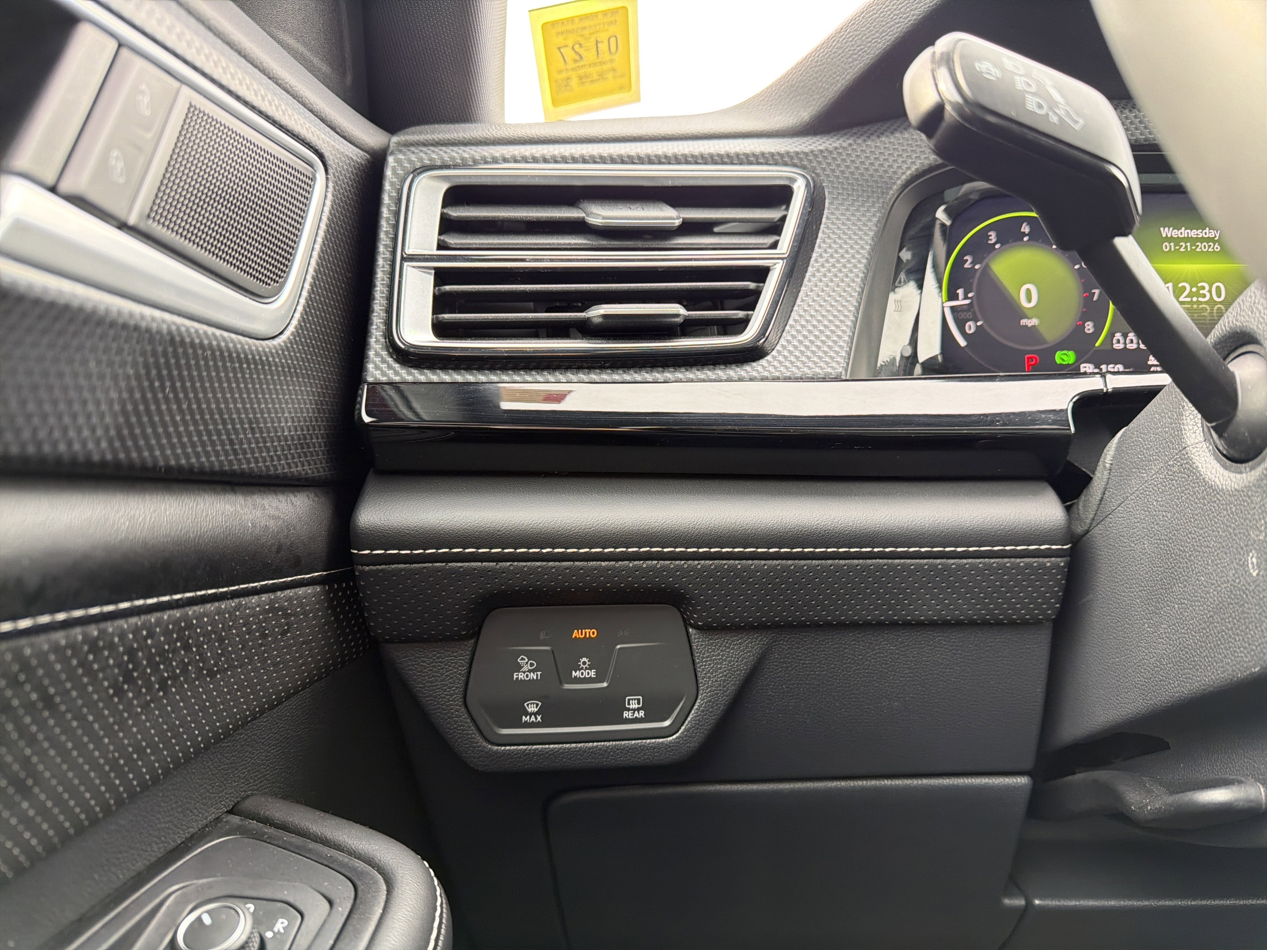 2024 Volkswagen Atlas Cross Sport 2.0T SEL R-Line