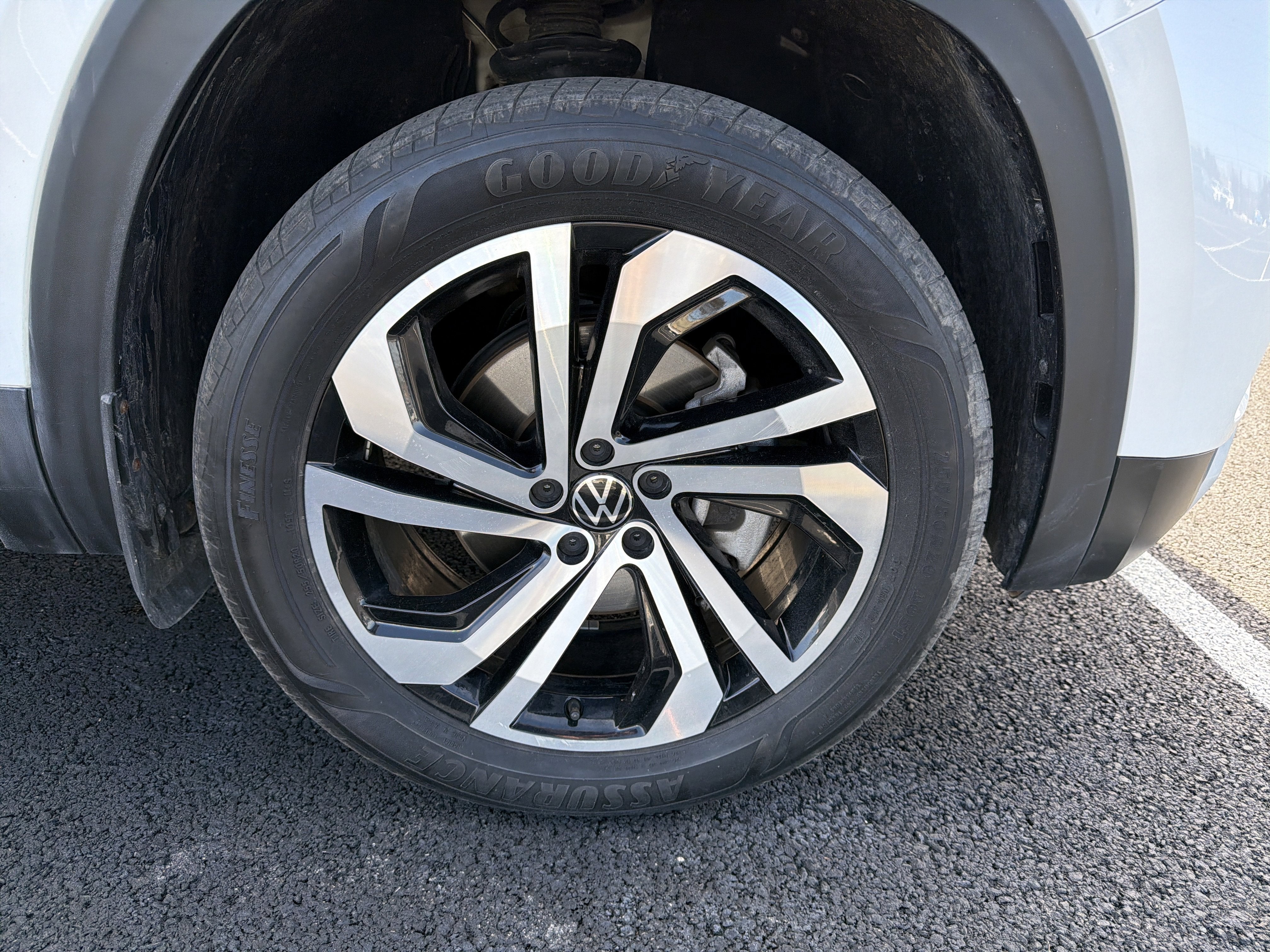 2023 Volkswagen Atlas SEL