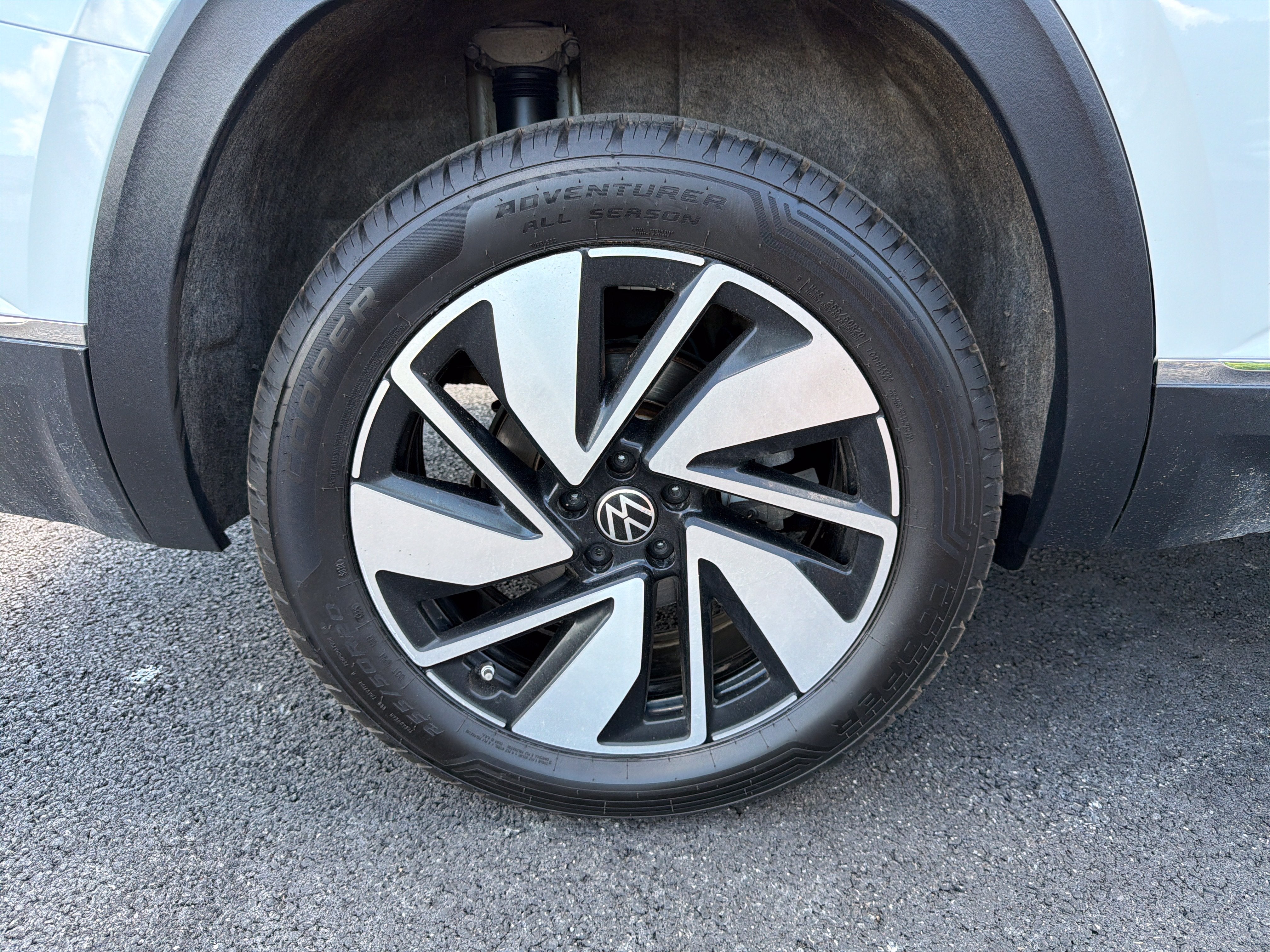 2024 Volkswagen Atlas 2.0T SEL