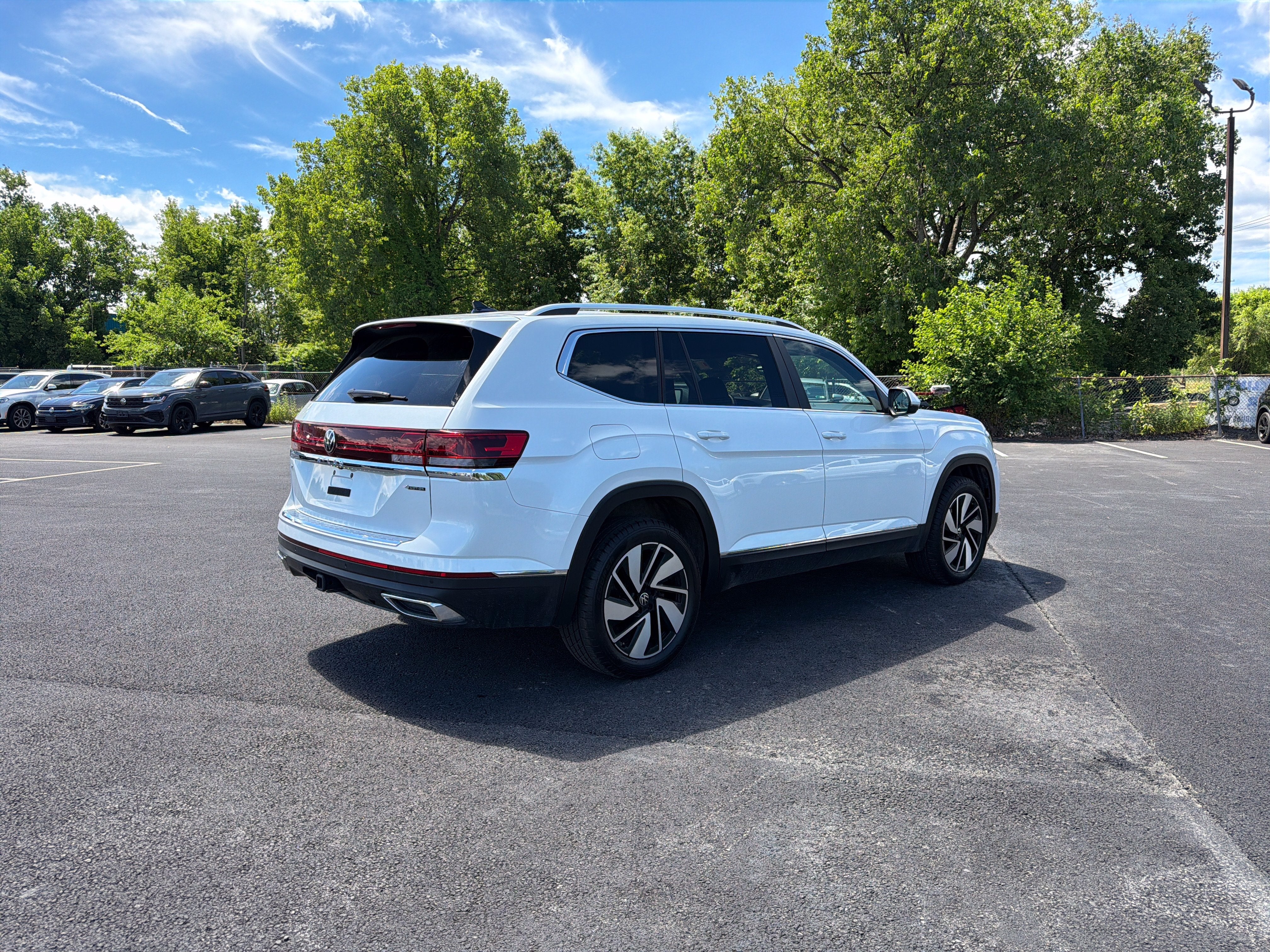 2024 Volkswagen Atlas 2.0T SEL