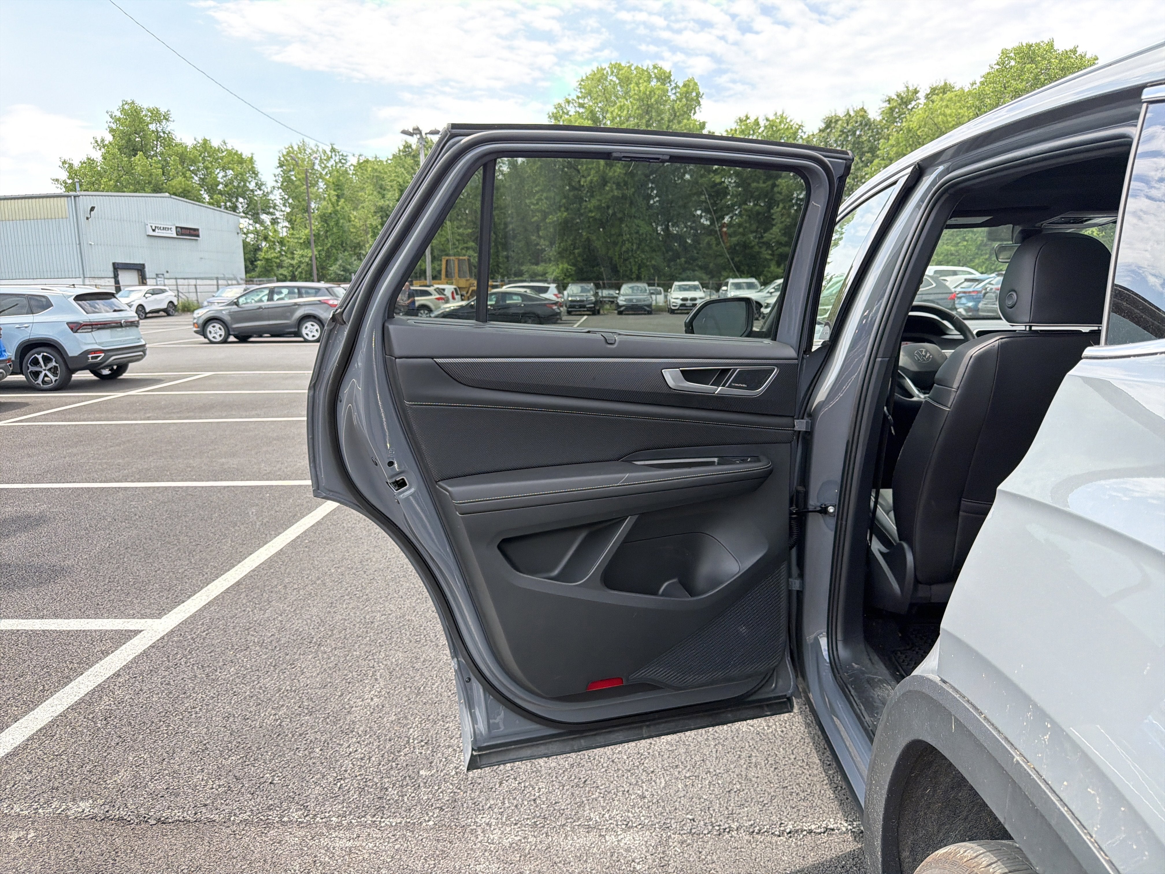2026 Volkswagen Atlas Cross Sport 2.0T SEL Premium R-Line