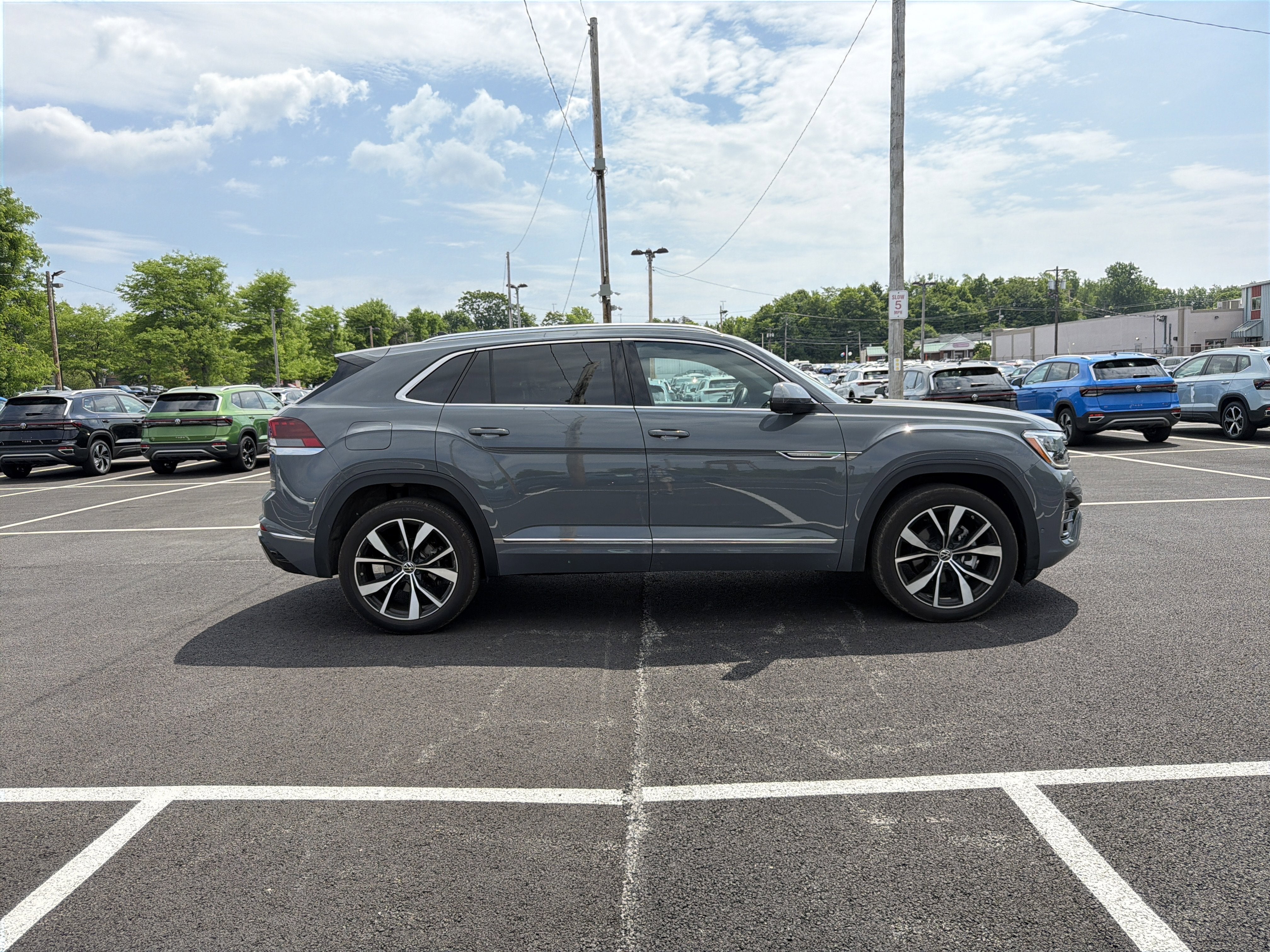 2026 Volkswagen Atlas Cross Sport 2.0T SEL Premium R-Line