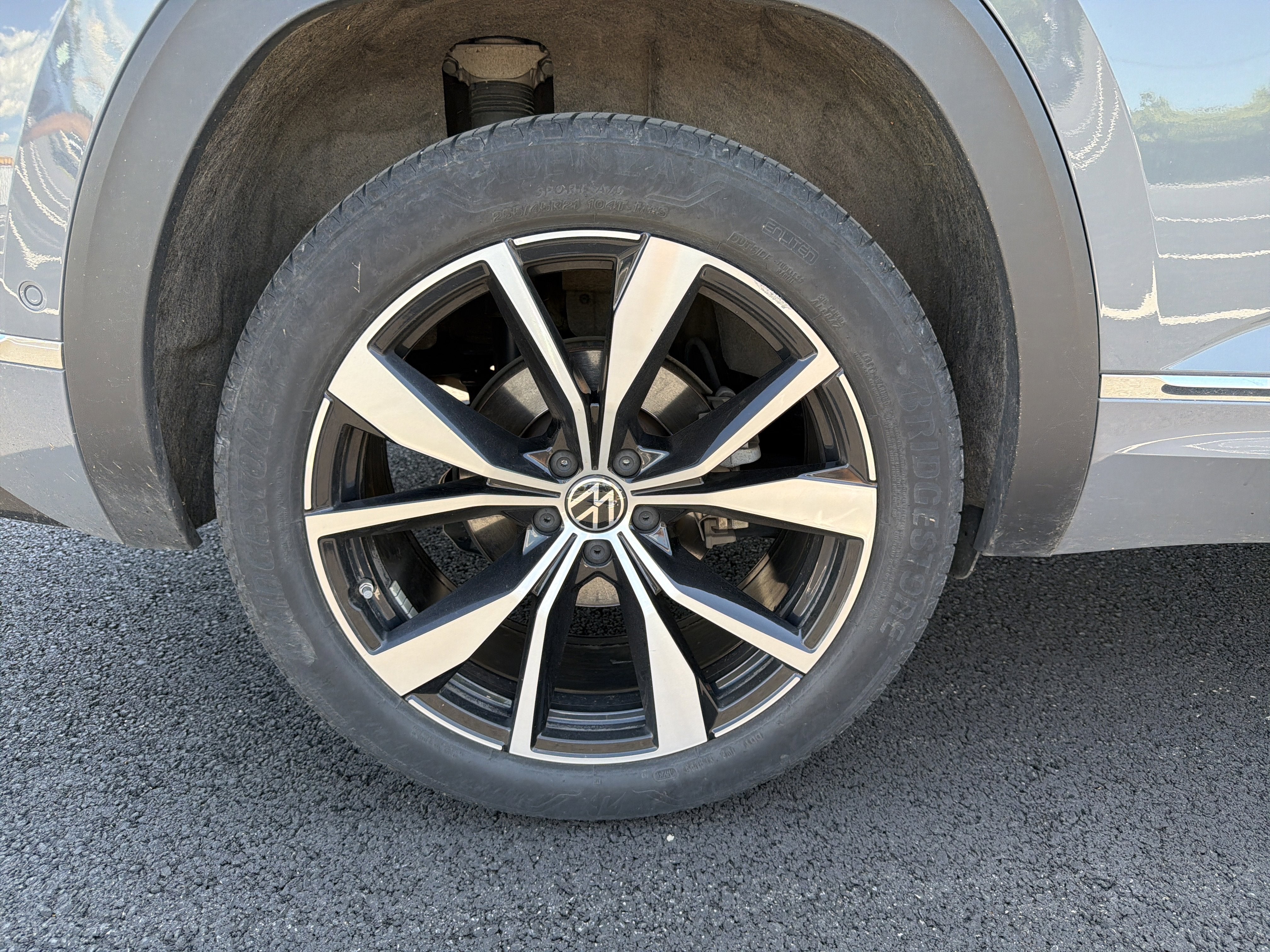 2024 Volkswagen Atlas Cross Sport 2.0T SEL Premium R-Line