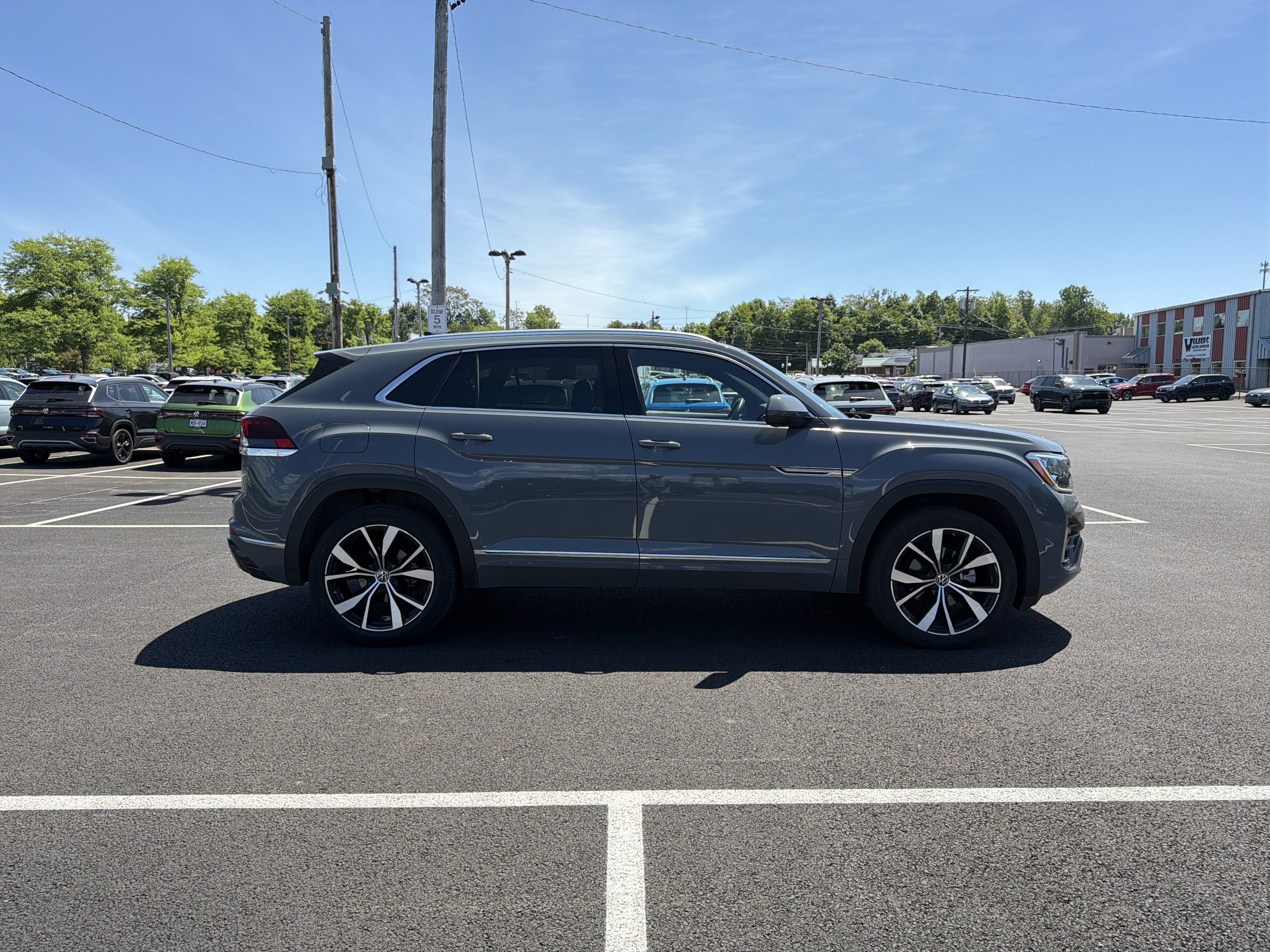 2024 Volkswagen Atlas Cross Sport 2.0T SEL Premium R-Line