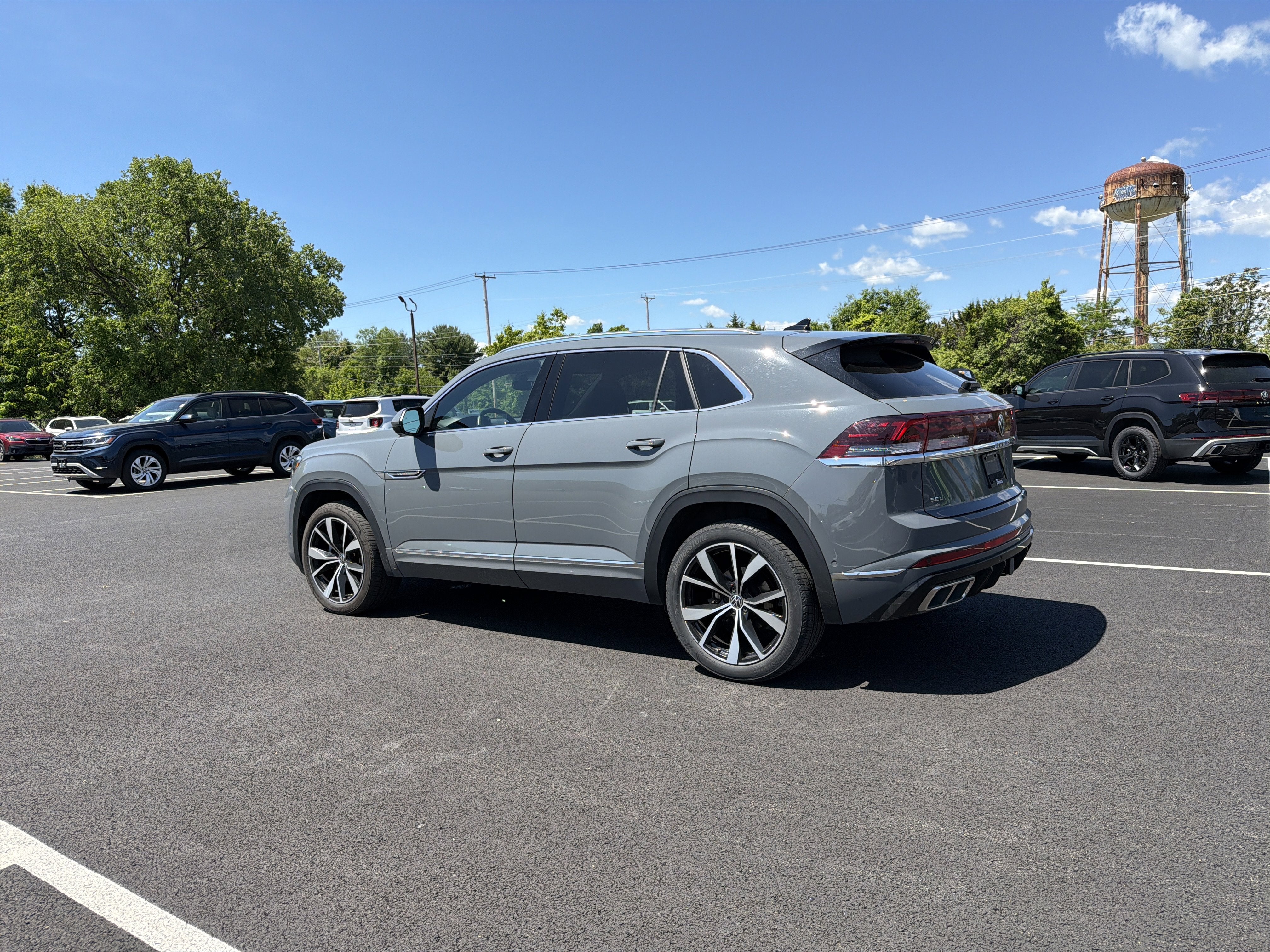 2024 Volkswagen Atlas Cross Sport 2.0T SEL Premium R-Line