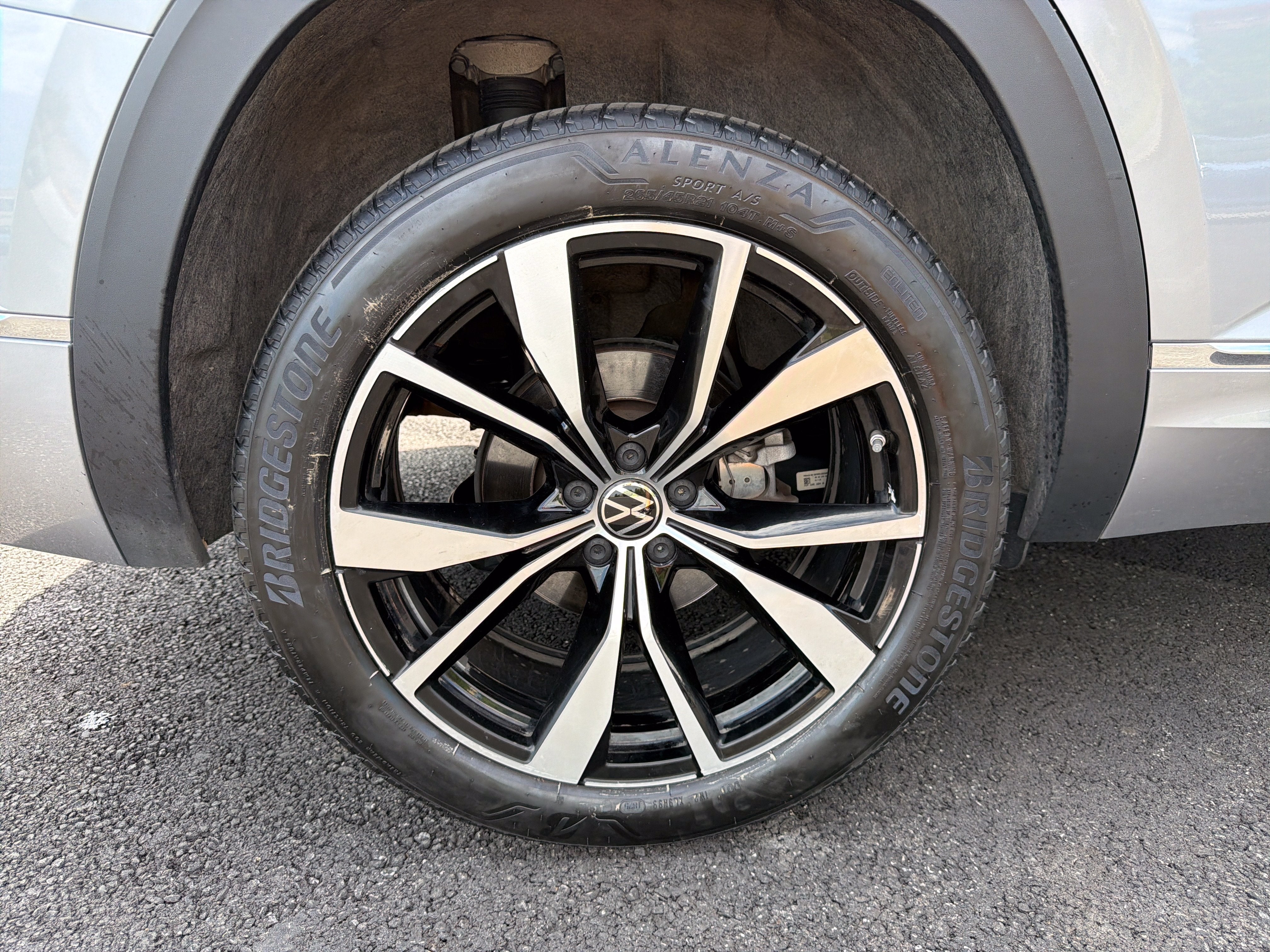2024 Volkswagen Atlas 2.0T SEL Premium R-Line