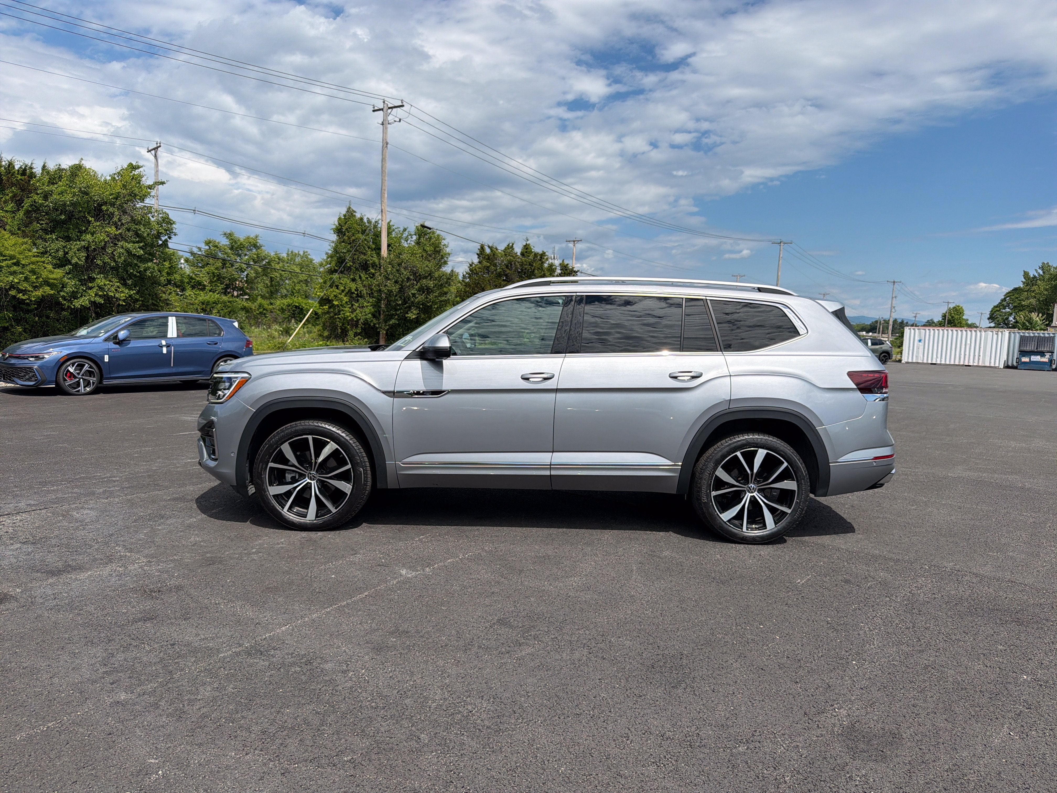2024 Volkswagen Atlas 2.0T SEL Premium R-Line