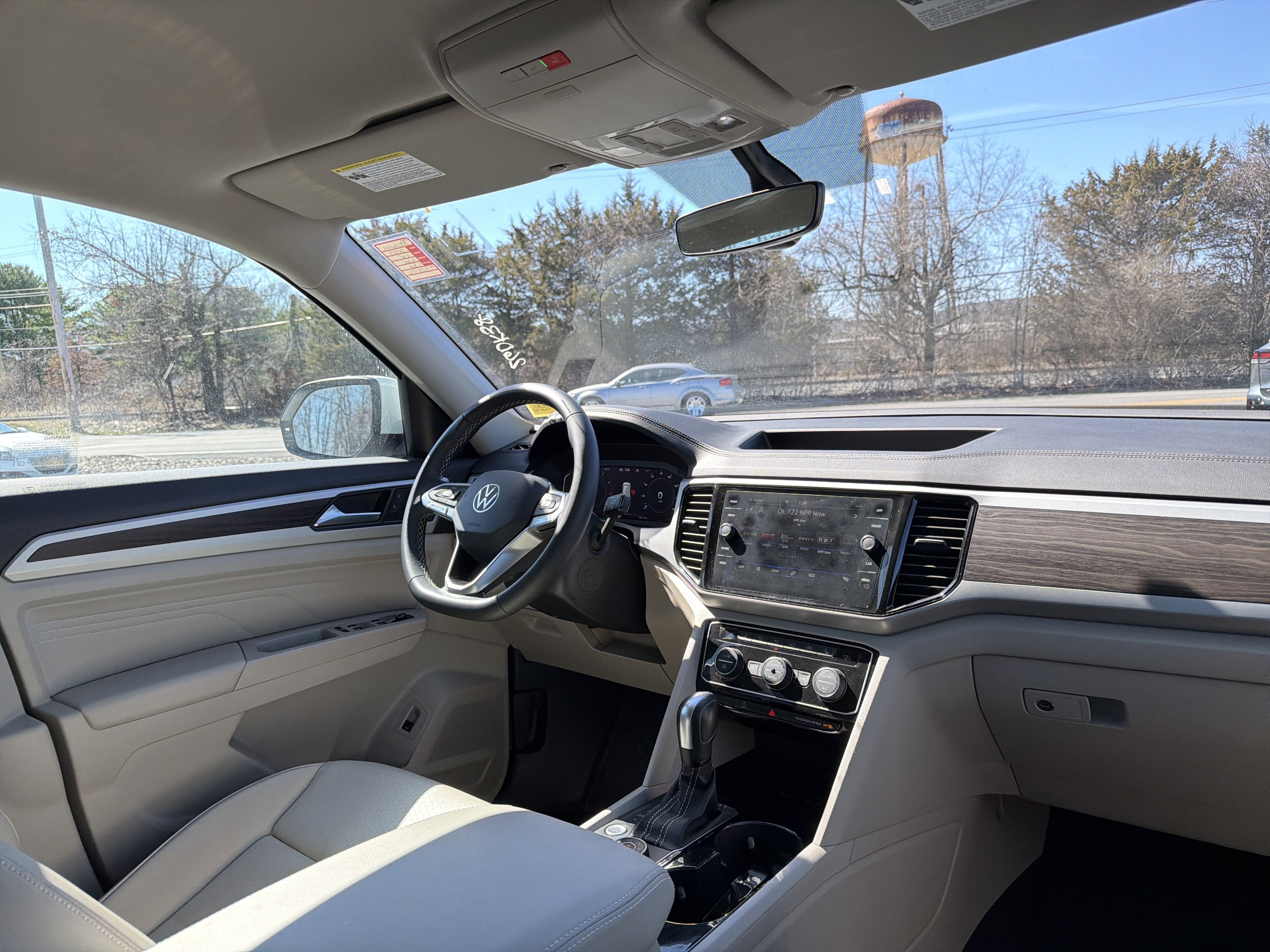 2023 Volkswagen Atlas 3.6L V6 SE w/Technology