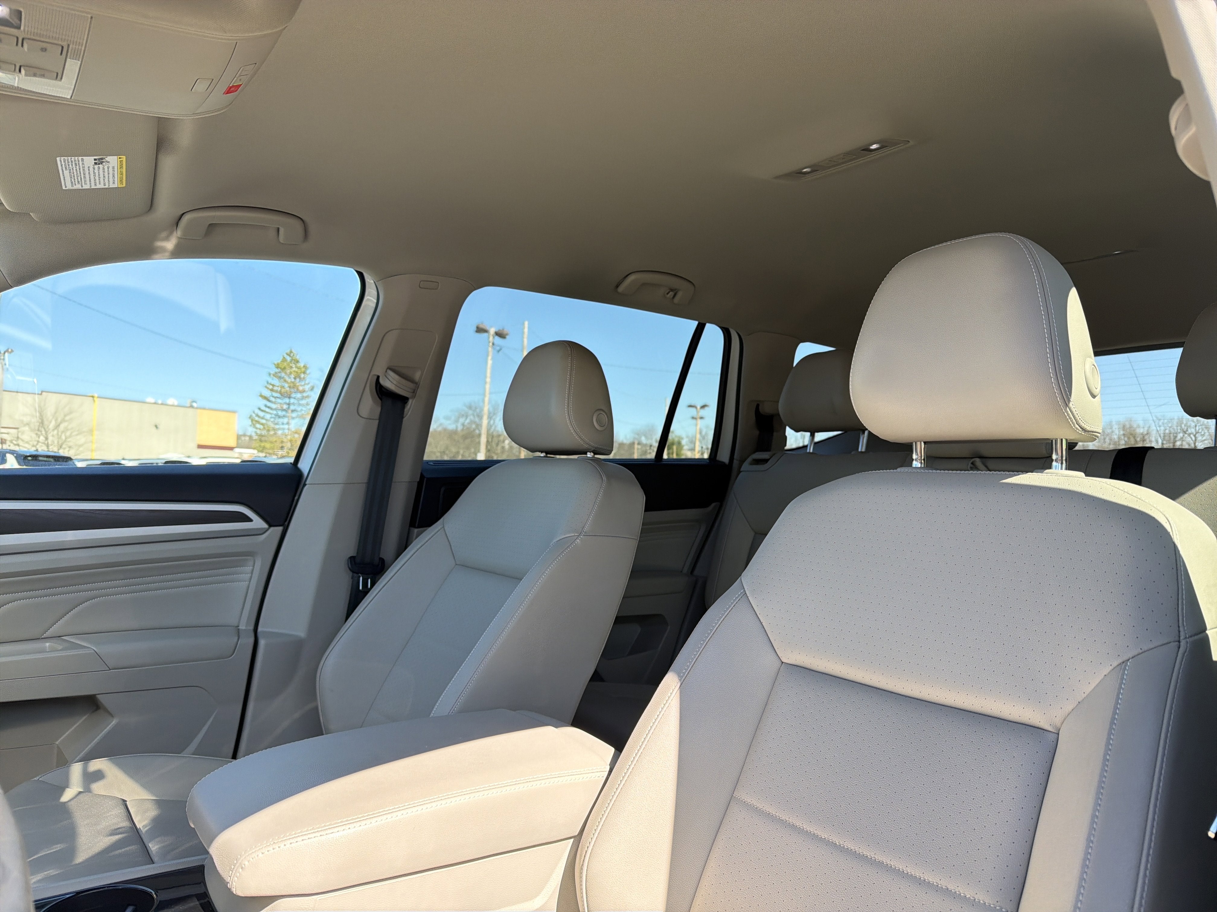 2023 Volkswagen Atlas 3.6L V6 SE w/Technology