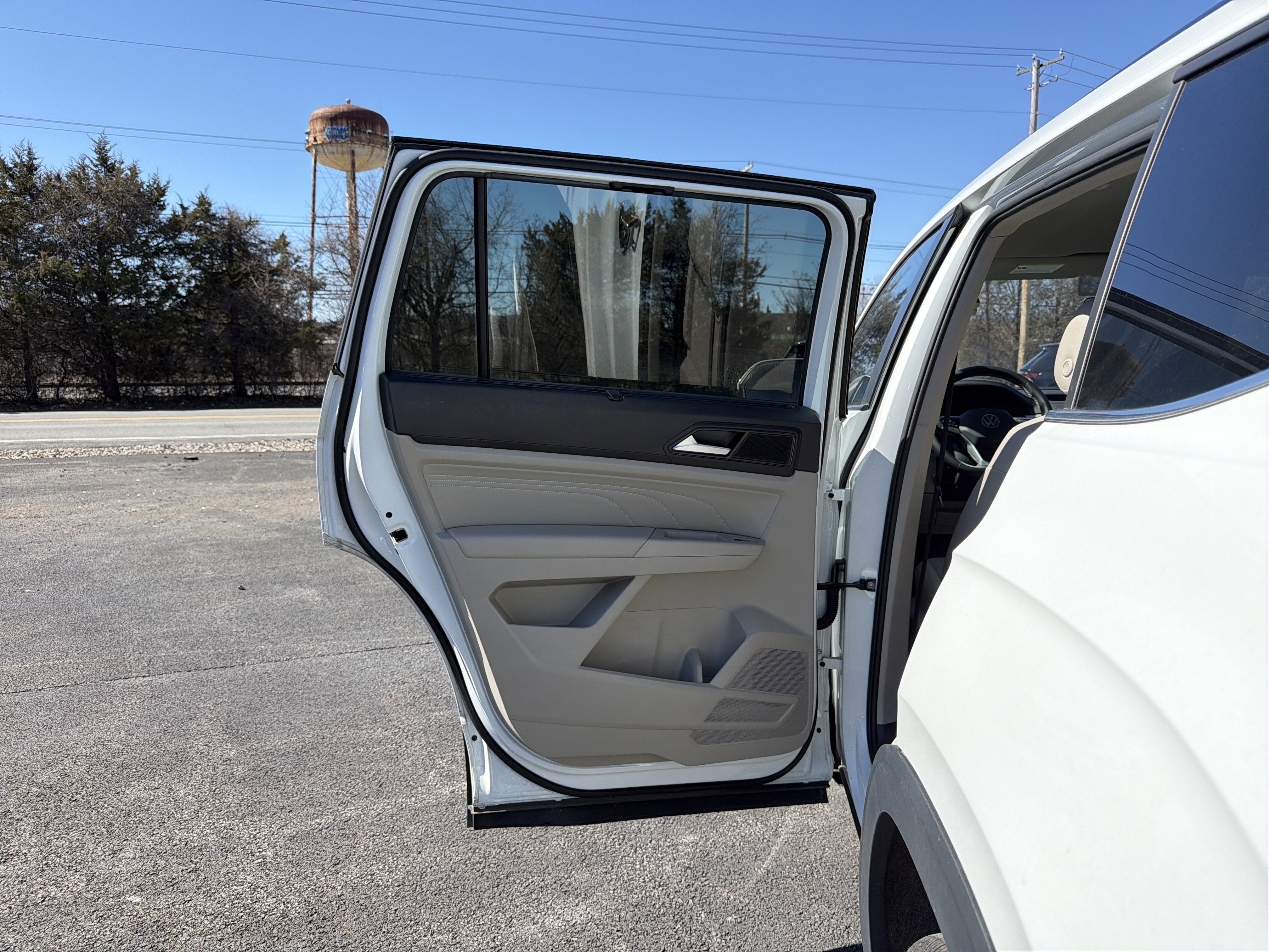 2023 Volkswagen Atlas 3.6L V6 SE w/Technology