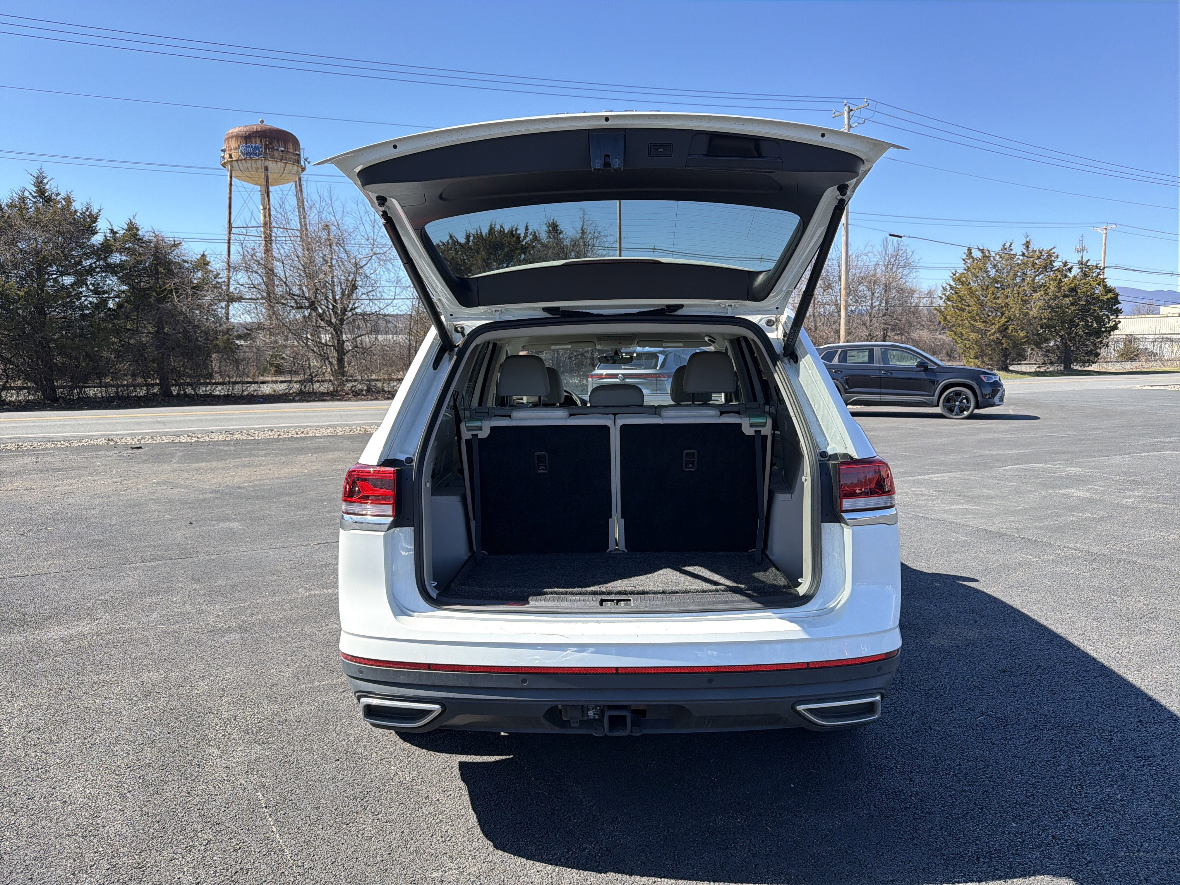 2023 Volkswagen Atlas 3.6L V6 SE w/Technology
