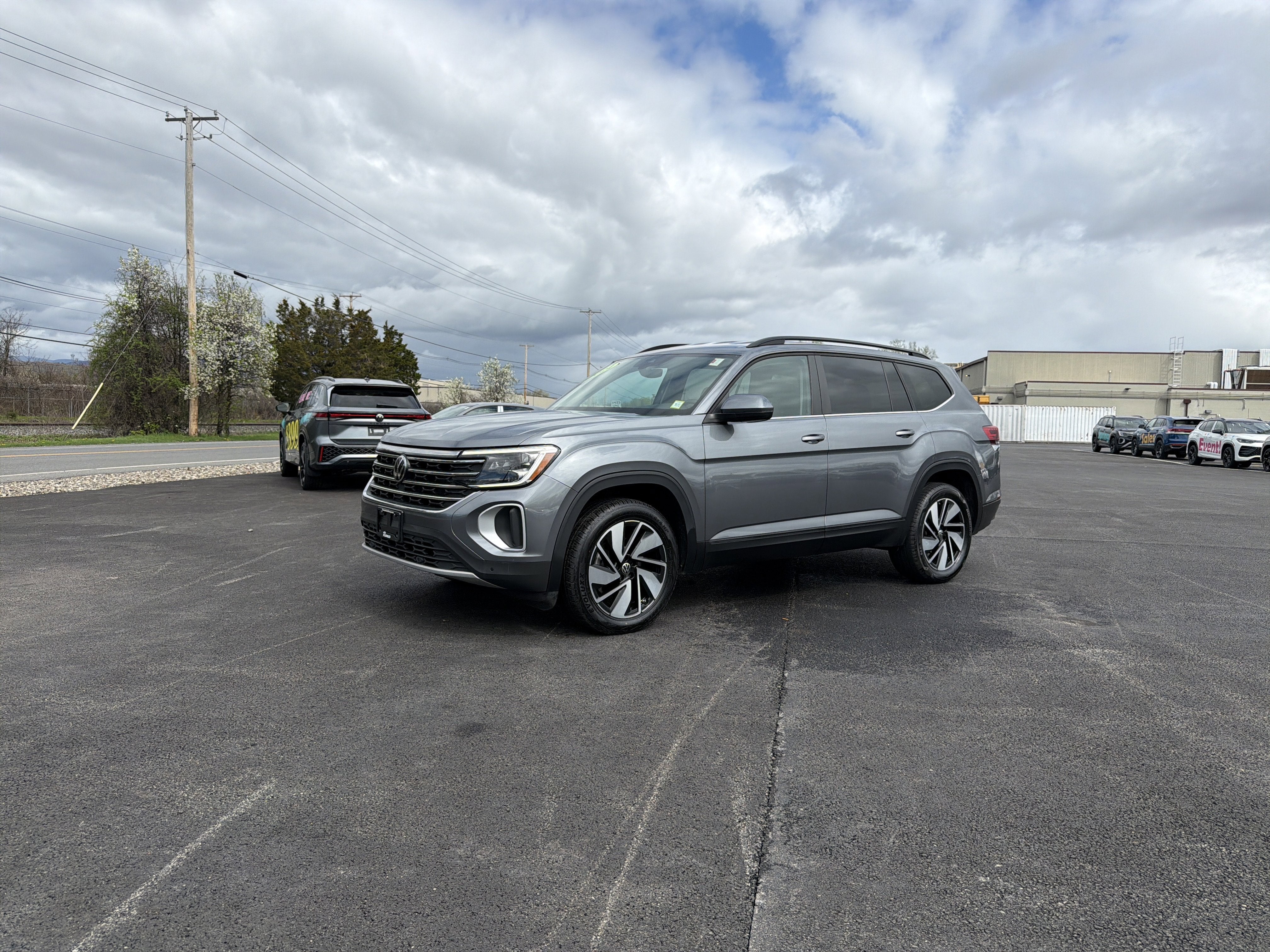 2024 Volkswagen Atlas 2.0T SE w/Technology