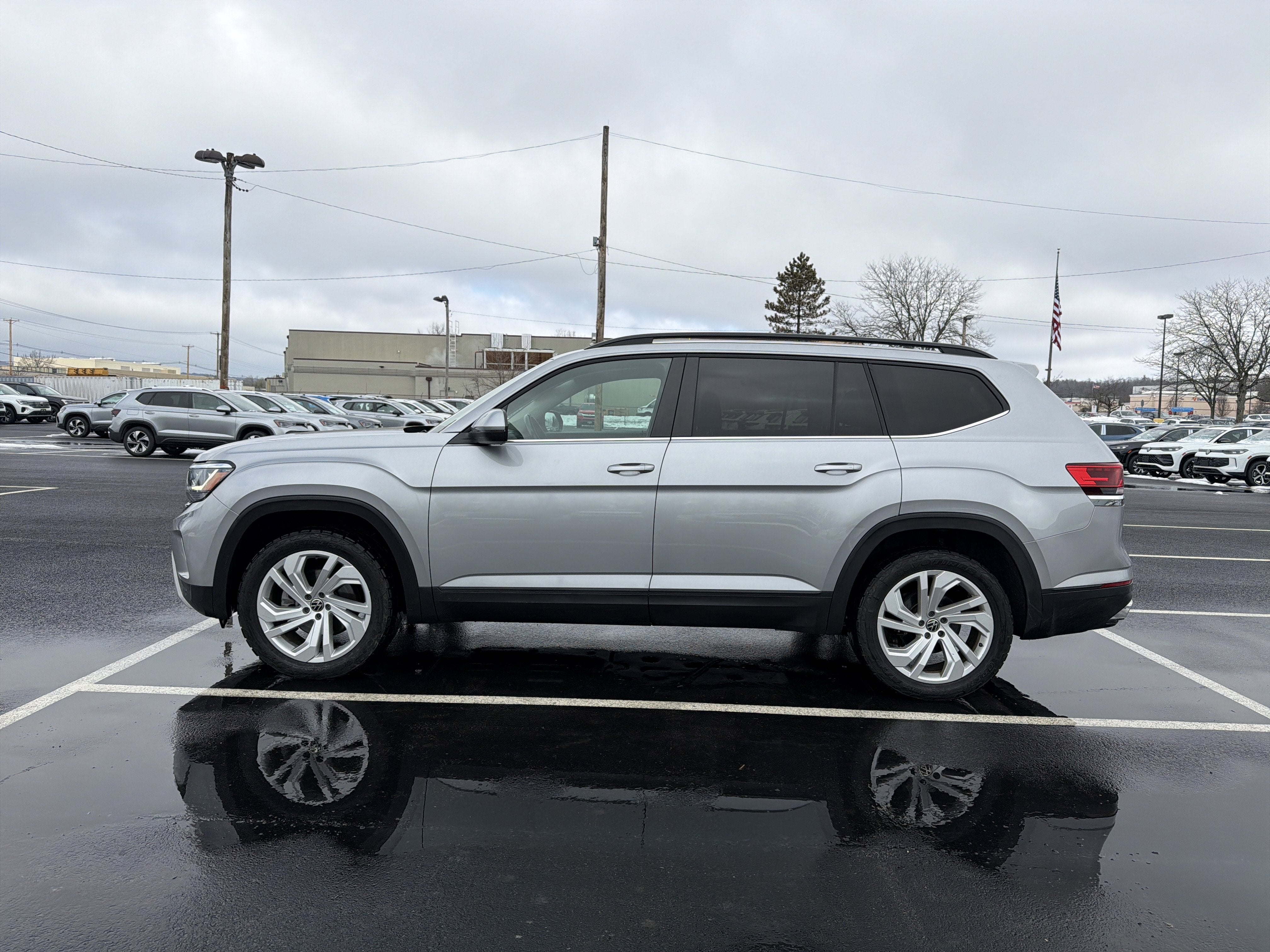 2021 Volkswagen Atlas 3.6L V6 SE w/Technology