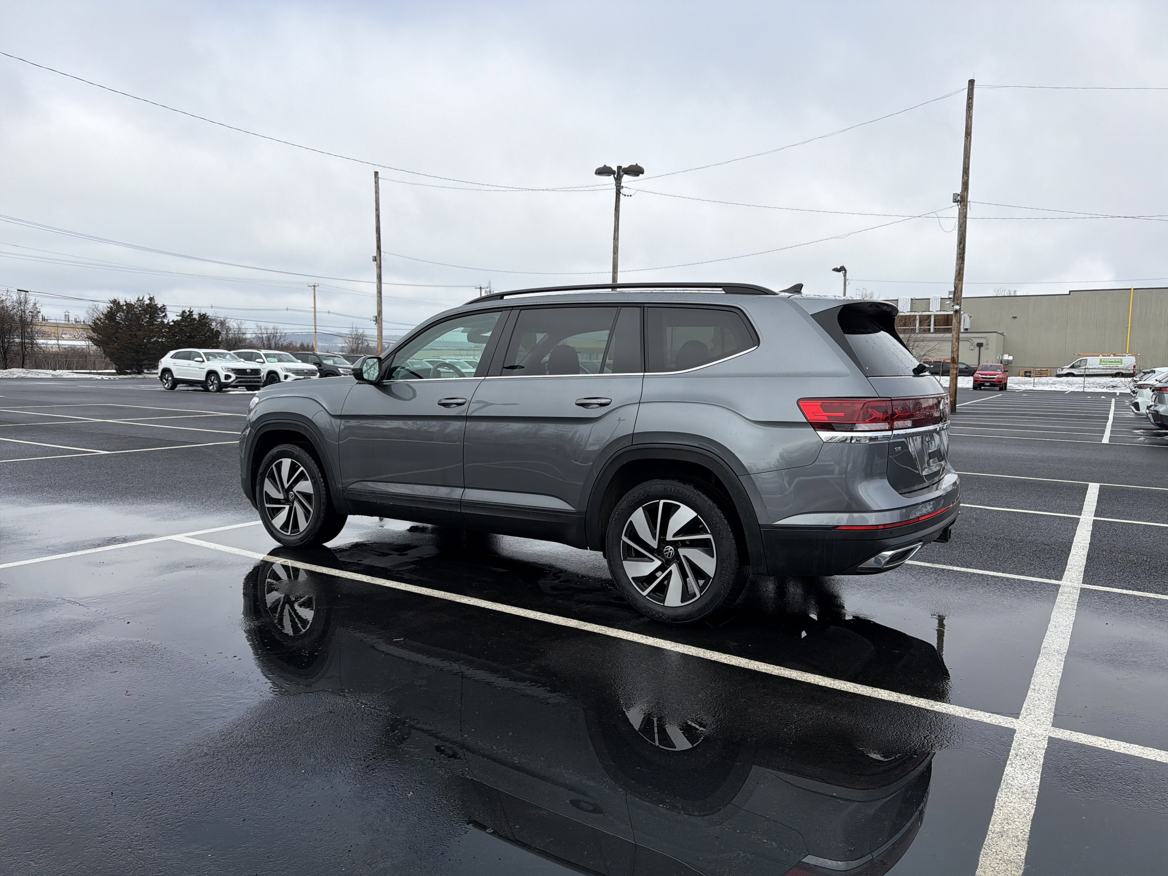 2024 Volkswagen Atlas 2.0T SE w/Technology