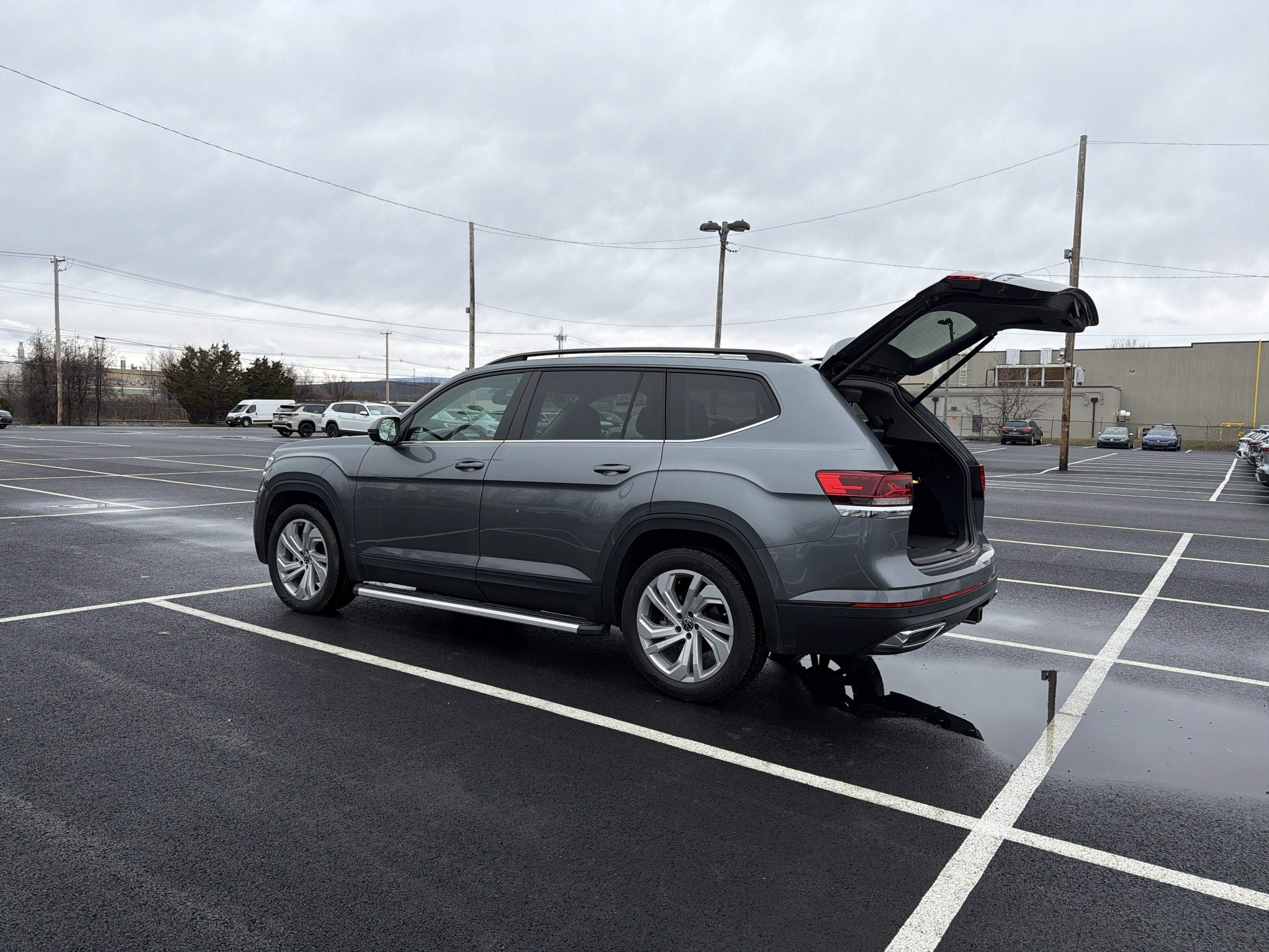 2022 Volkswagen Atlas 3.6L V6 SE w/Technology
