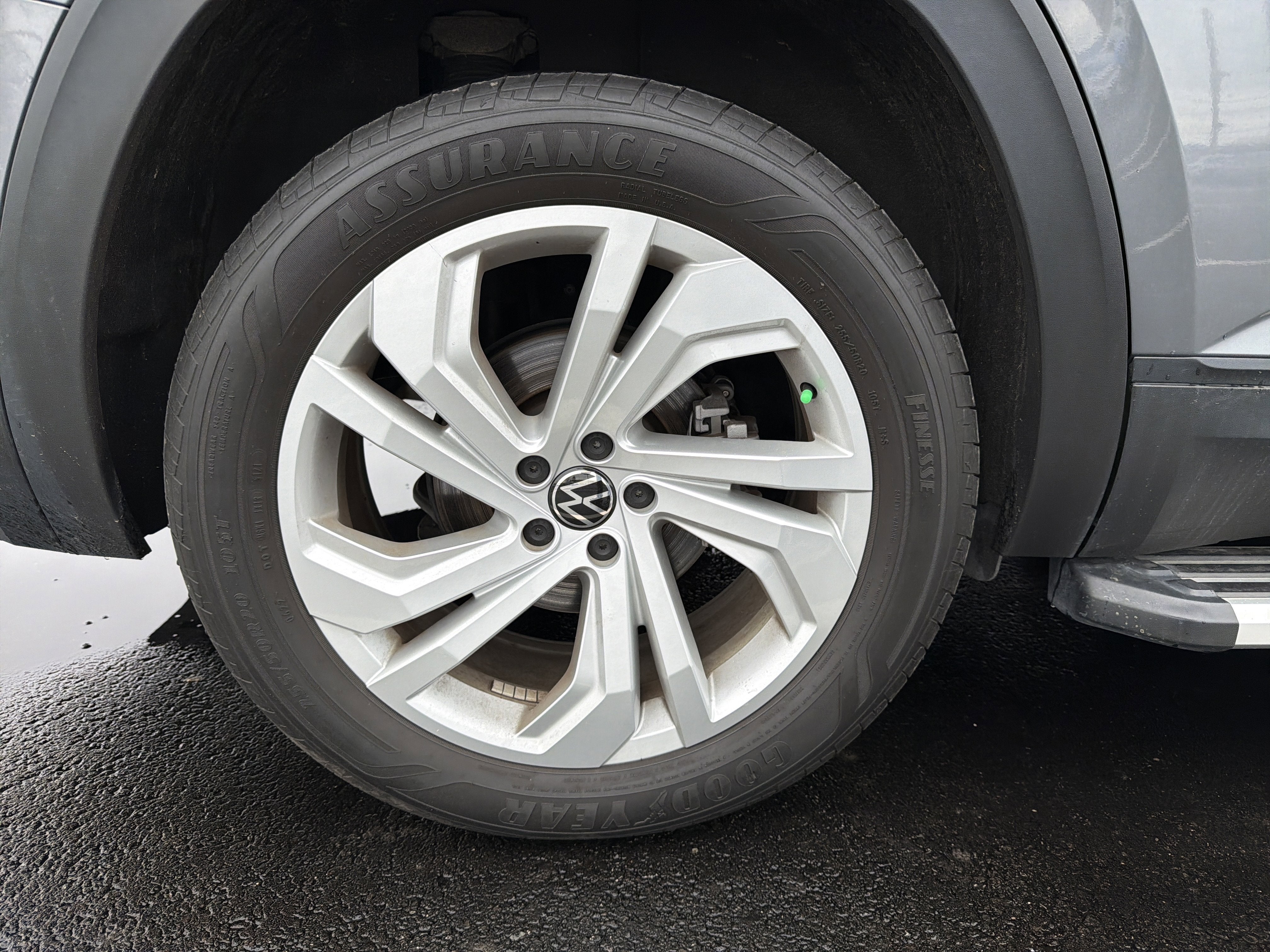 2022 Volkswagen Atlas 3.6L V6 SE w/Technology