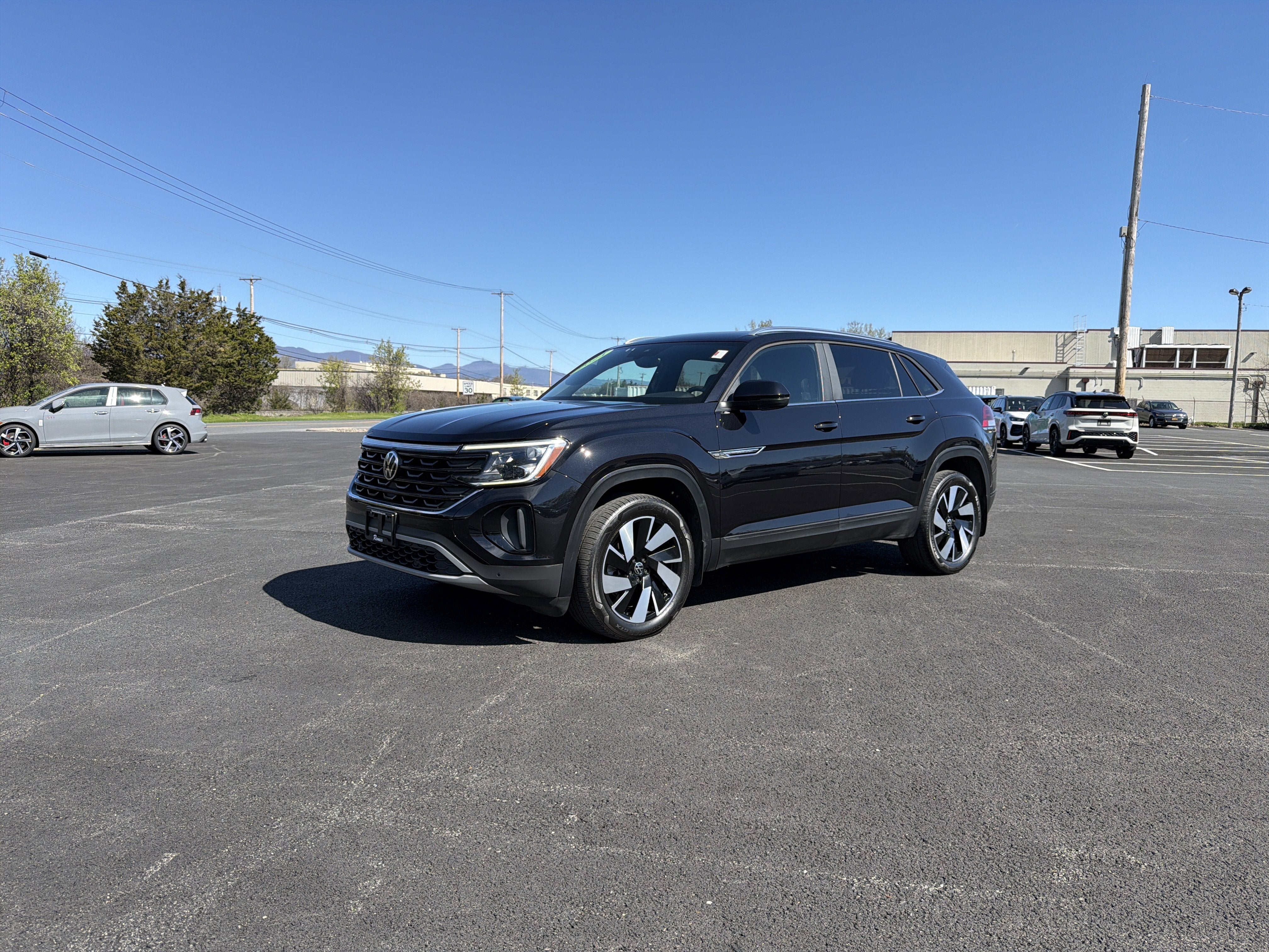 2024 Volkswagen Atlas Cross Sport 2.0T SE w/Technology