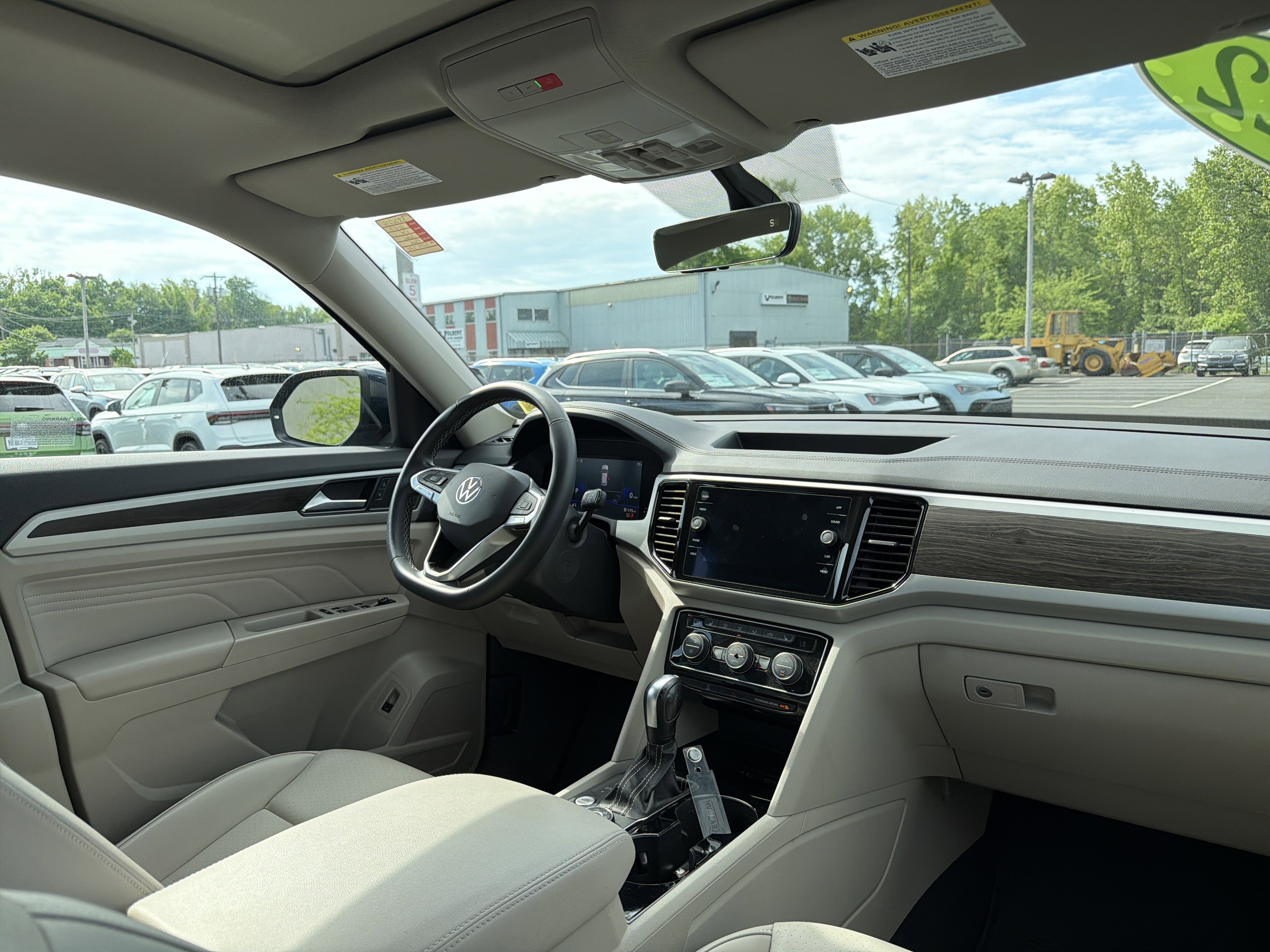 2022 Volkswagen Atlas 2.0T SE w/Technology