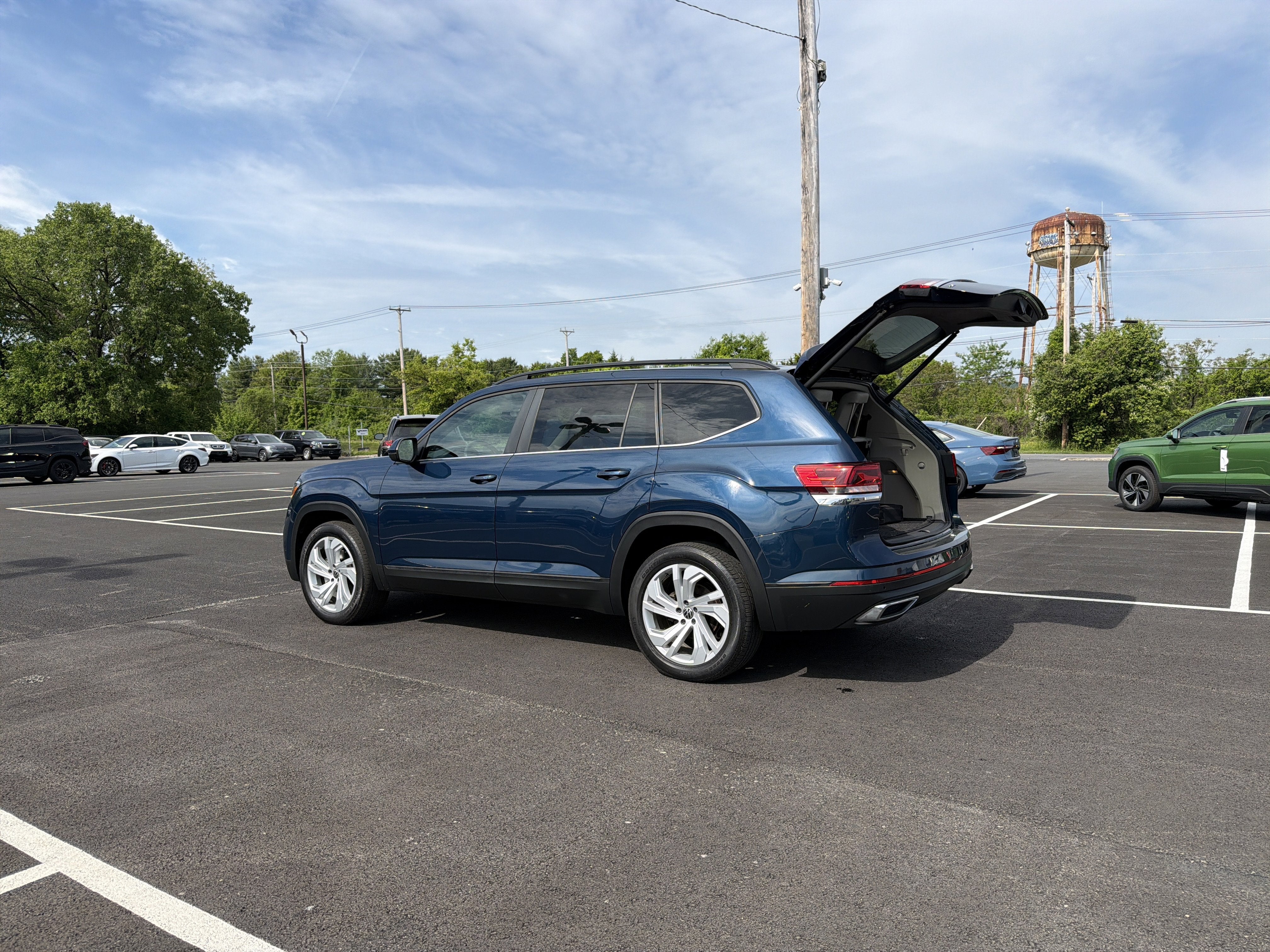 2022 Volkswagen Atlas 2.0T SE w/Technology