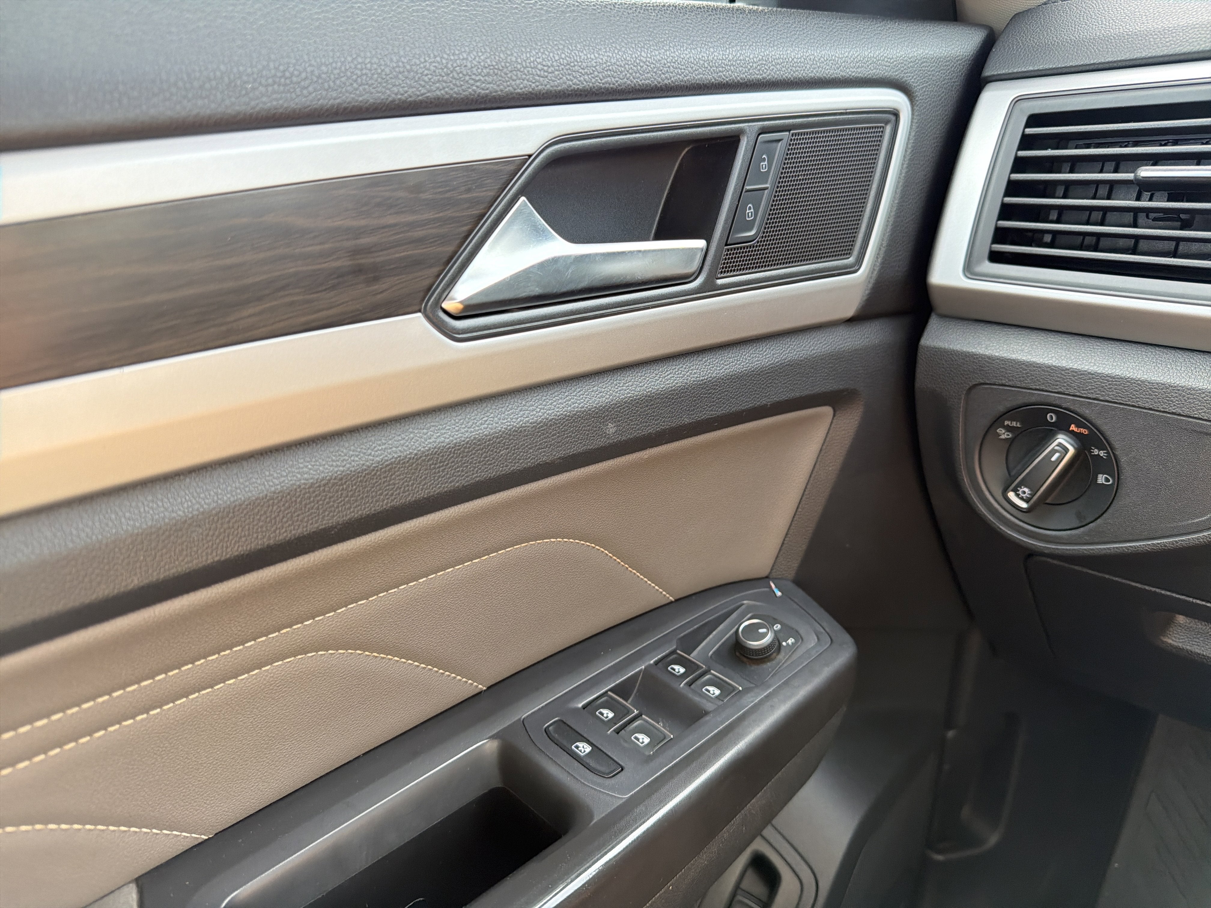 2021 Volkswagen Atlas 2.0T SE w/Technology