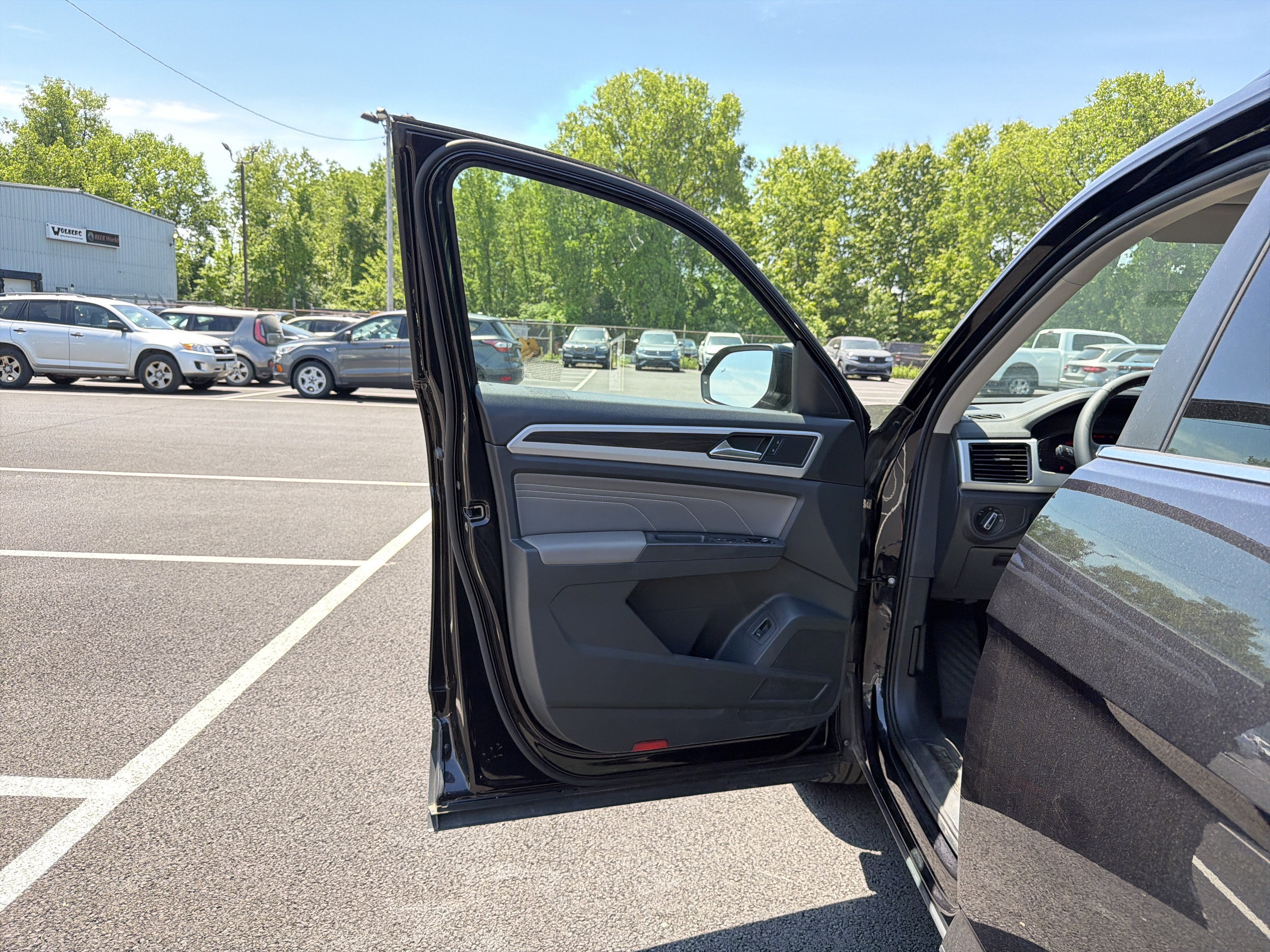 2023 Volkswagen Atlas 3.6L V6 SE w/Technology