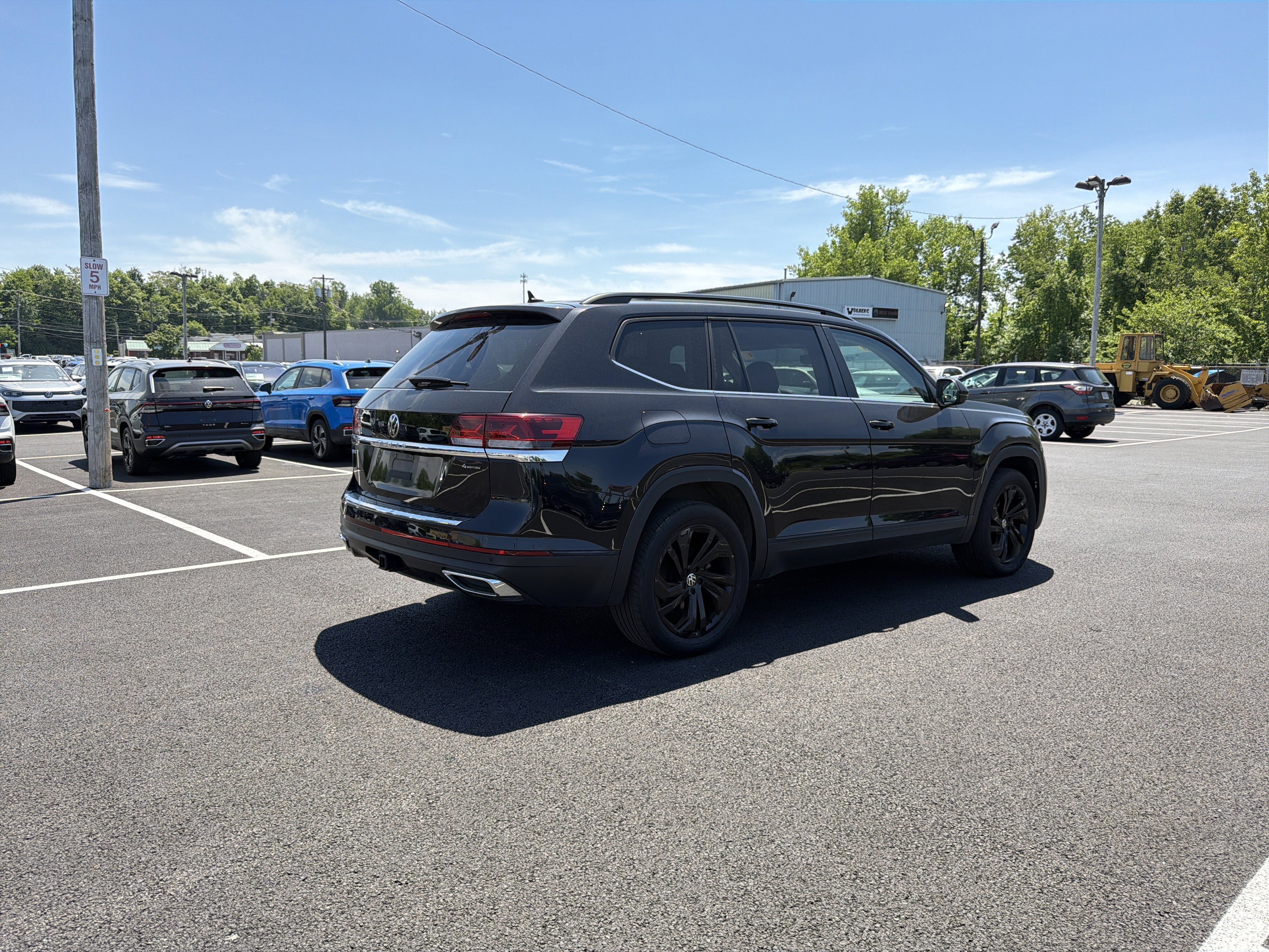 2023 Volkswagen Atlas 3.6L V6 SE w/Technology