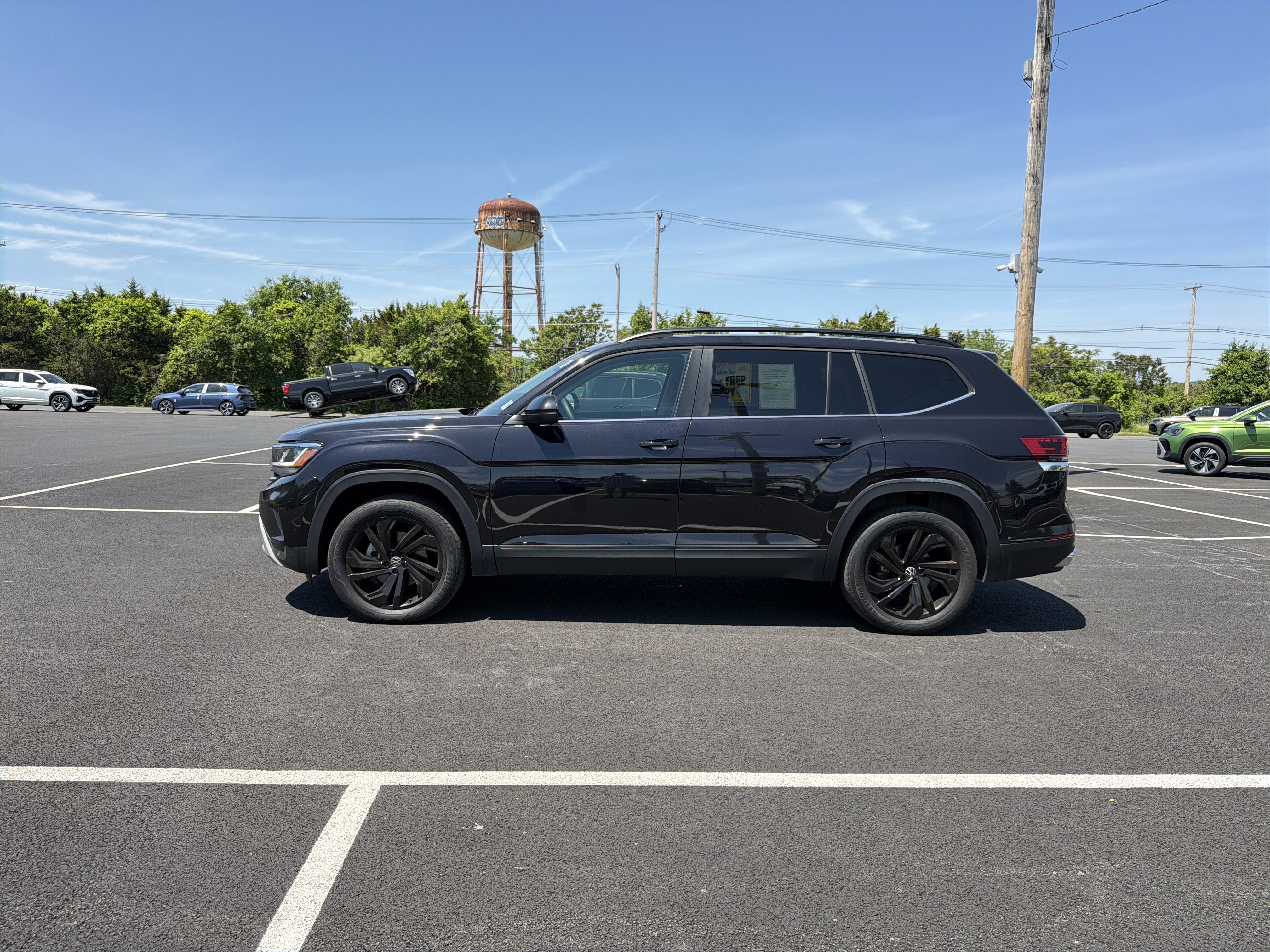 2023 Volkswagen Atlas 3.6L V6 SE w/Technology