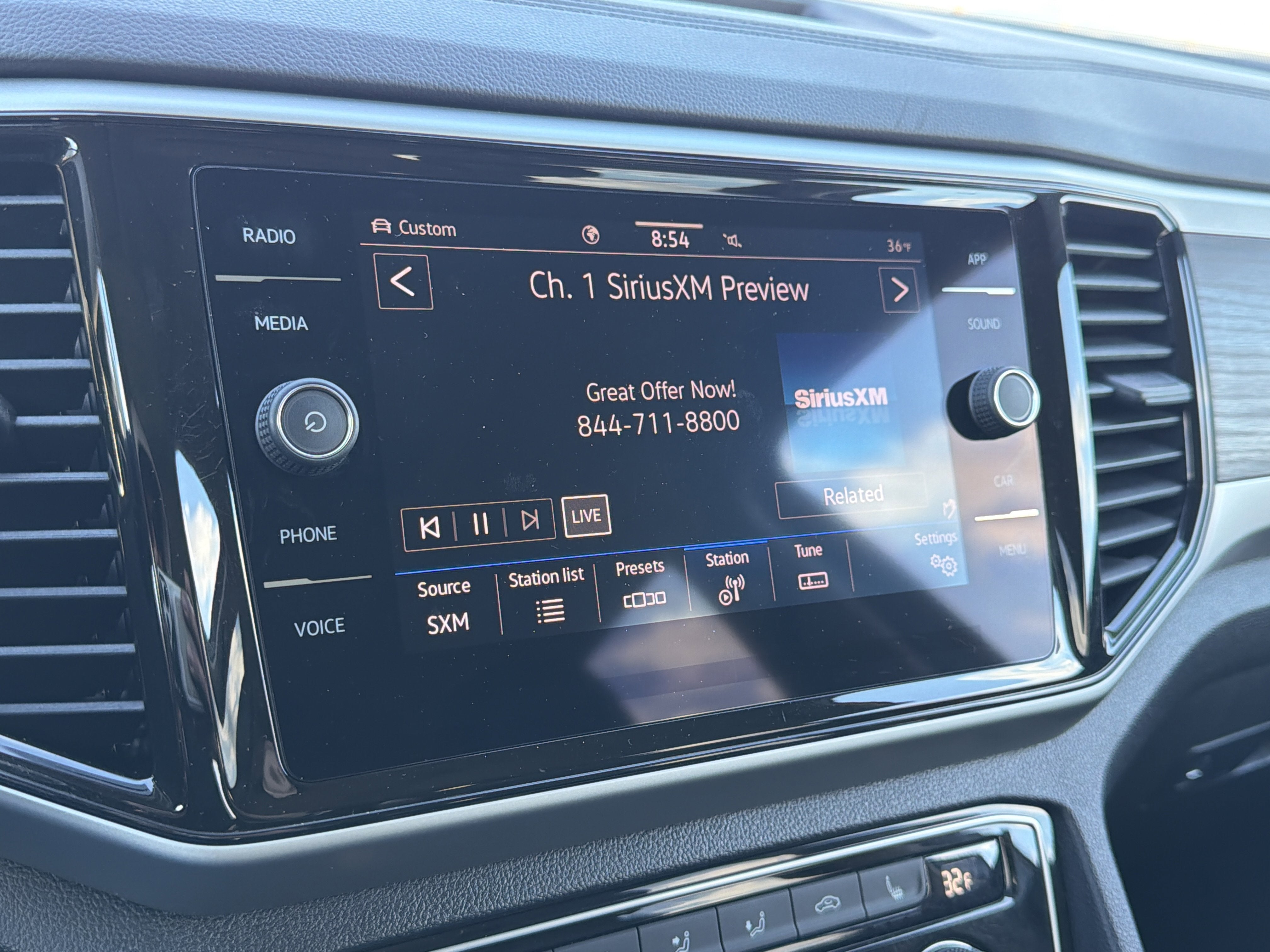 2022 Volkswagen Atlas 3.6L V6 SE w/Technology