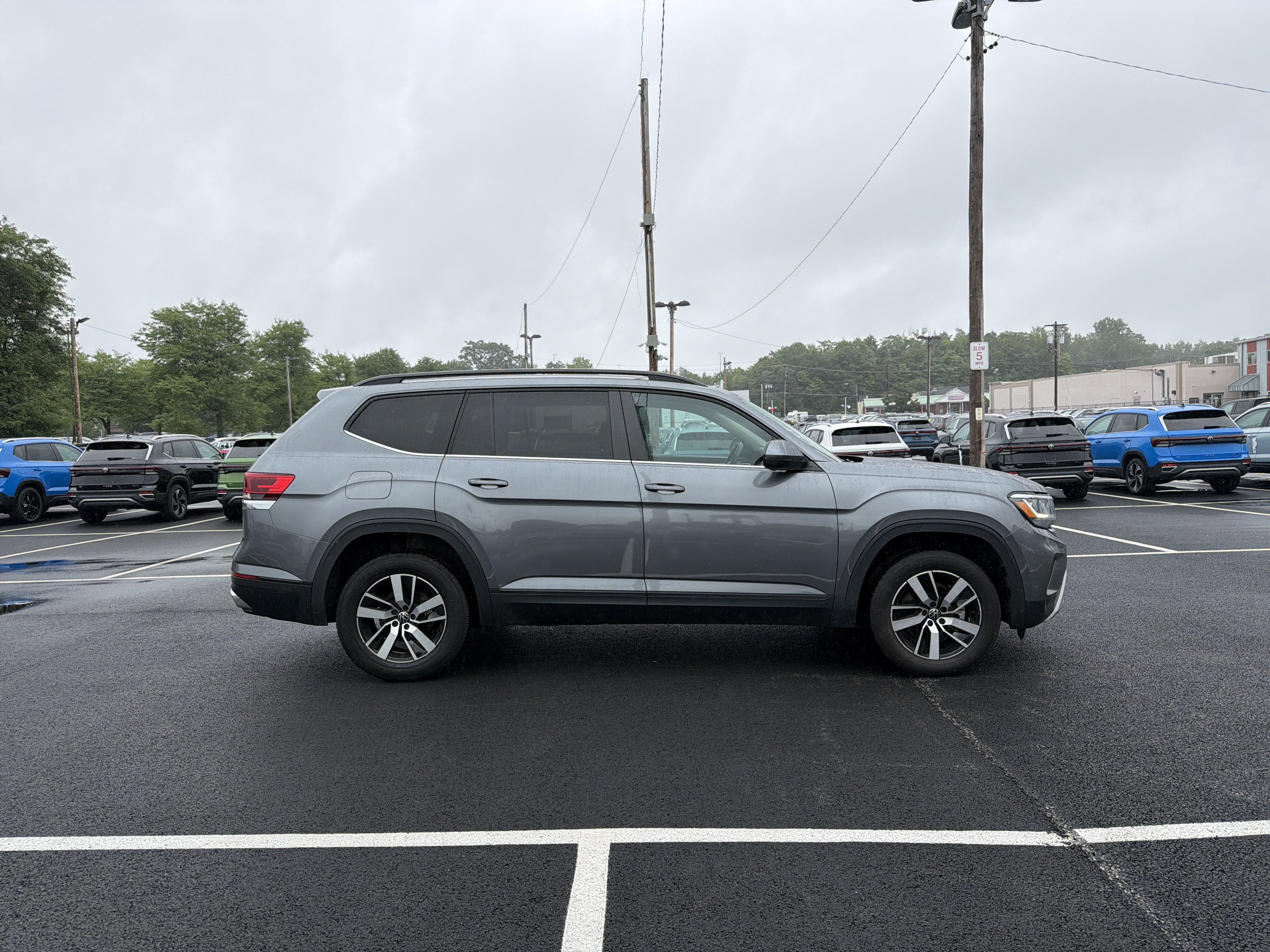2023 Volkswagen Atlas 2.0T SE