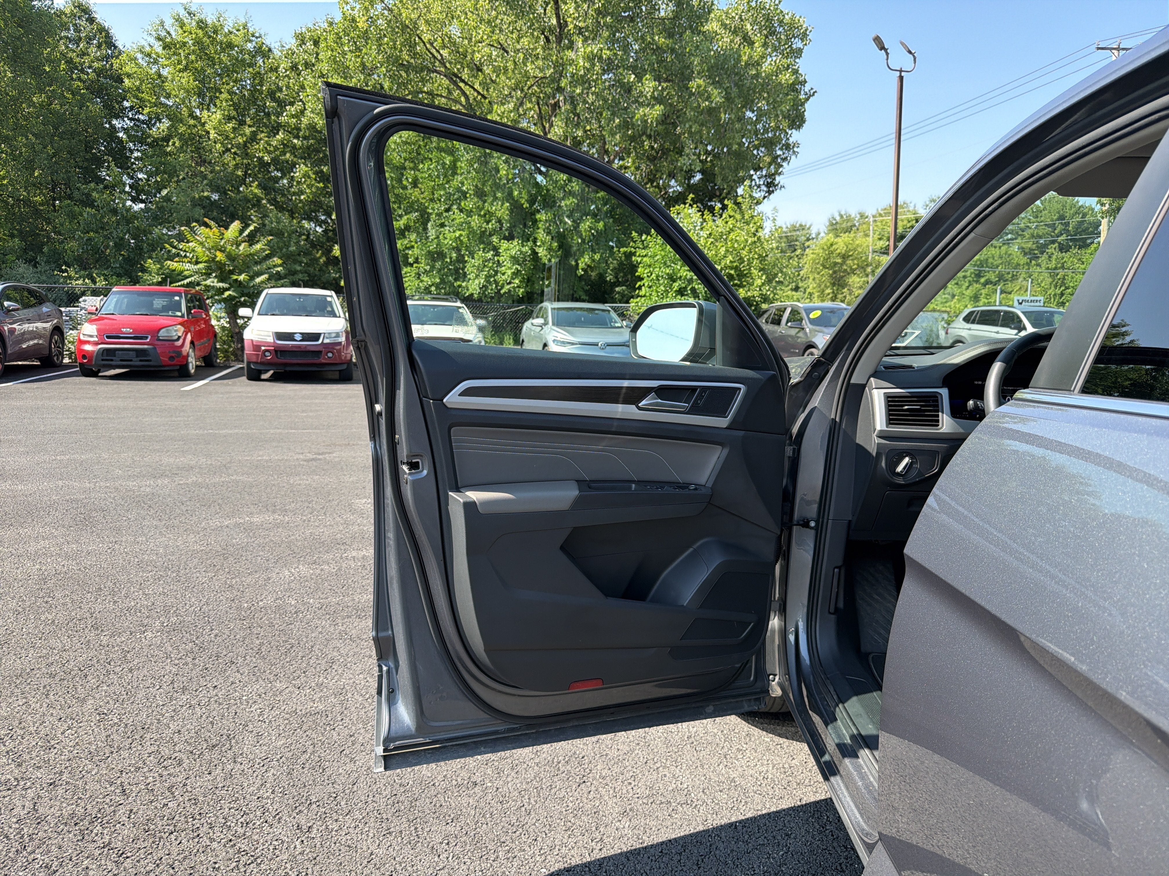 2023 Volkswagen Atlas 2.0T SE