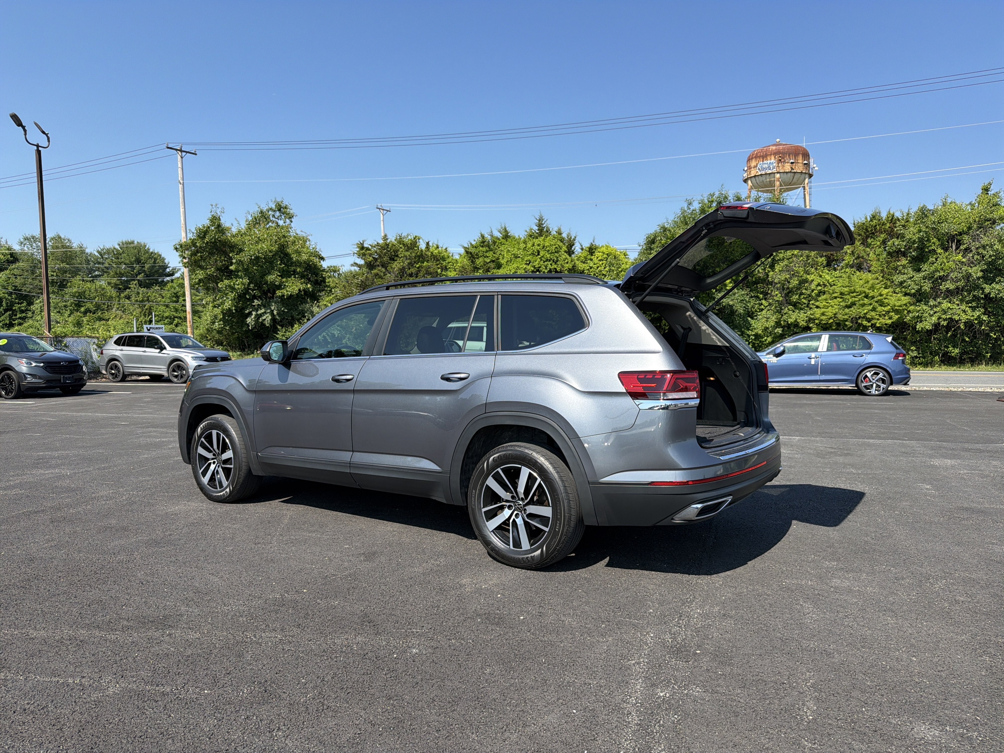 2023 Volkswagen Atlas 2.0T SE