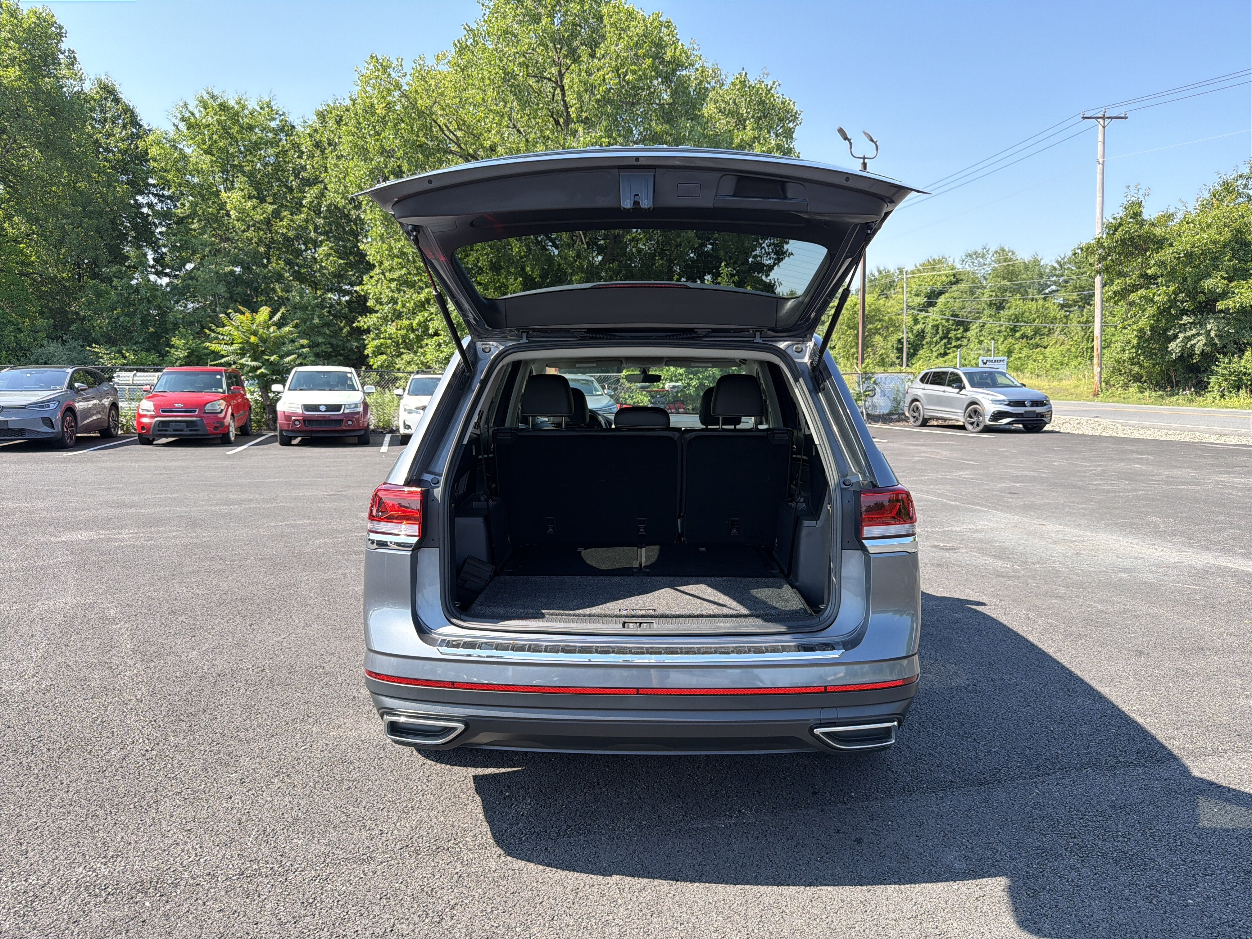 2023 Volkswagen Atlas 2.0T SE