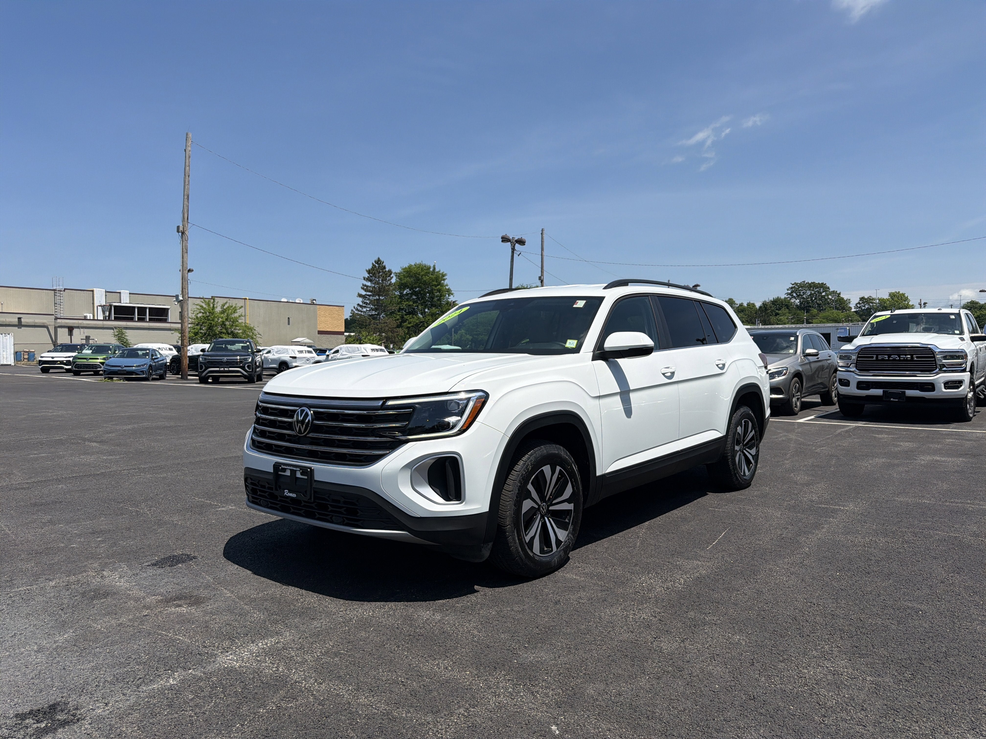 2024 Volkswagen Atlas 2.0T SE