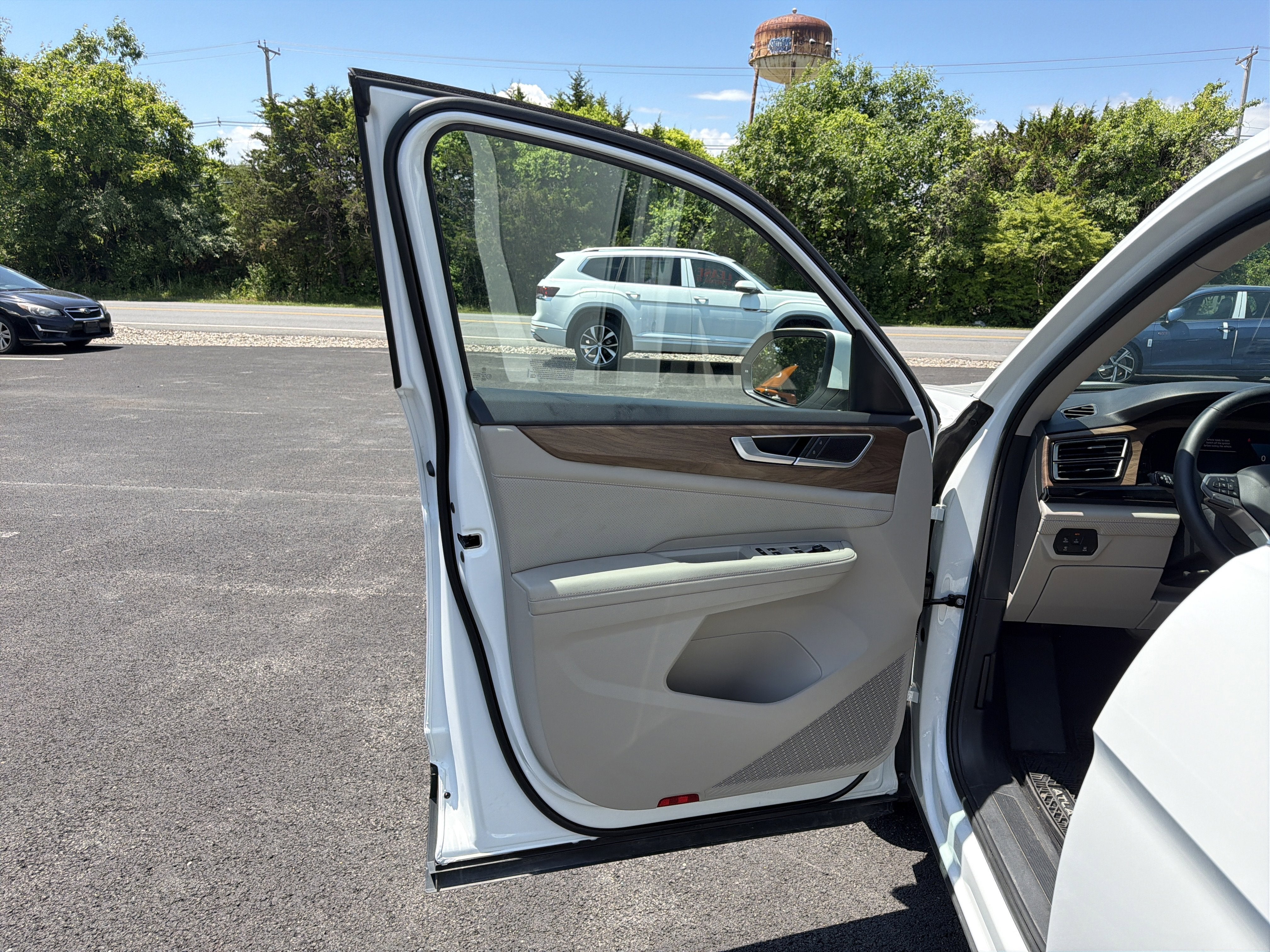 2024 Volkswagen Atlas 2.0T SE