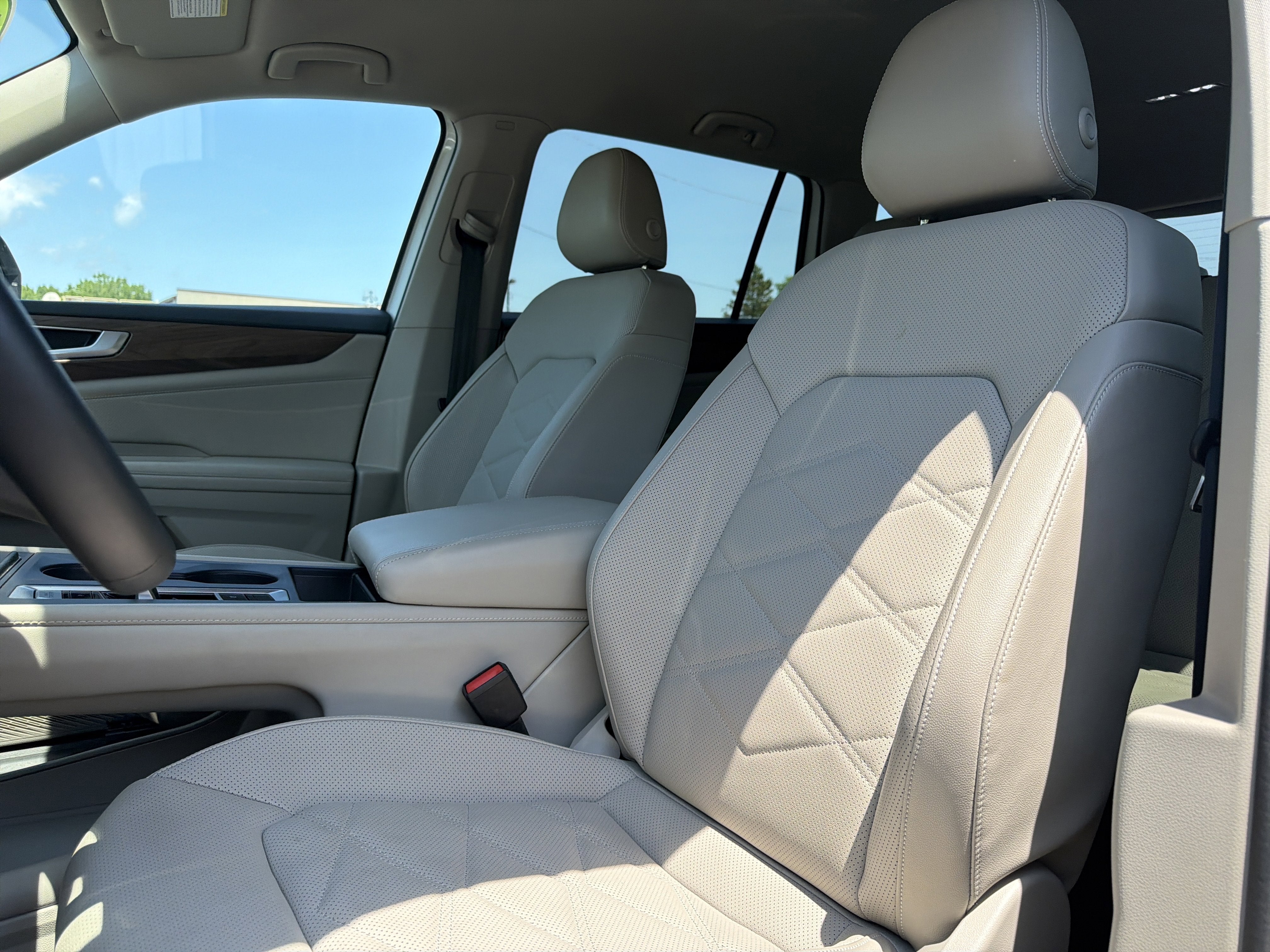 2024 Volkswagen Atlas 2.0T SE