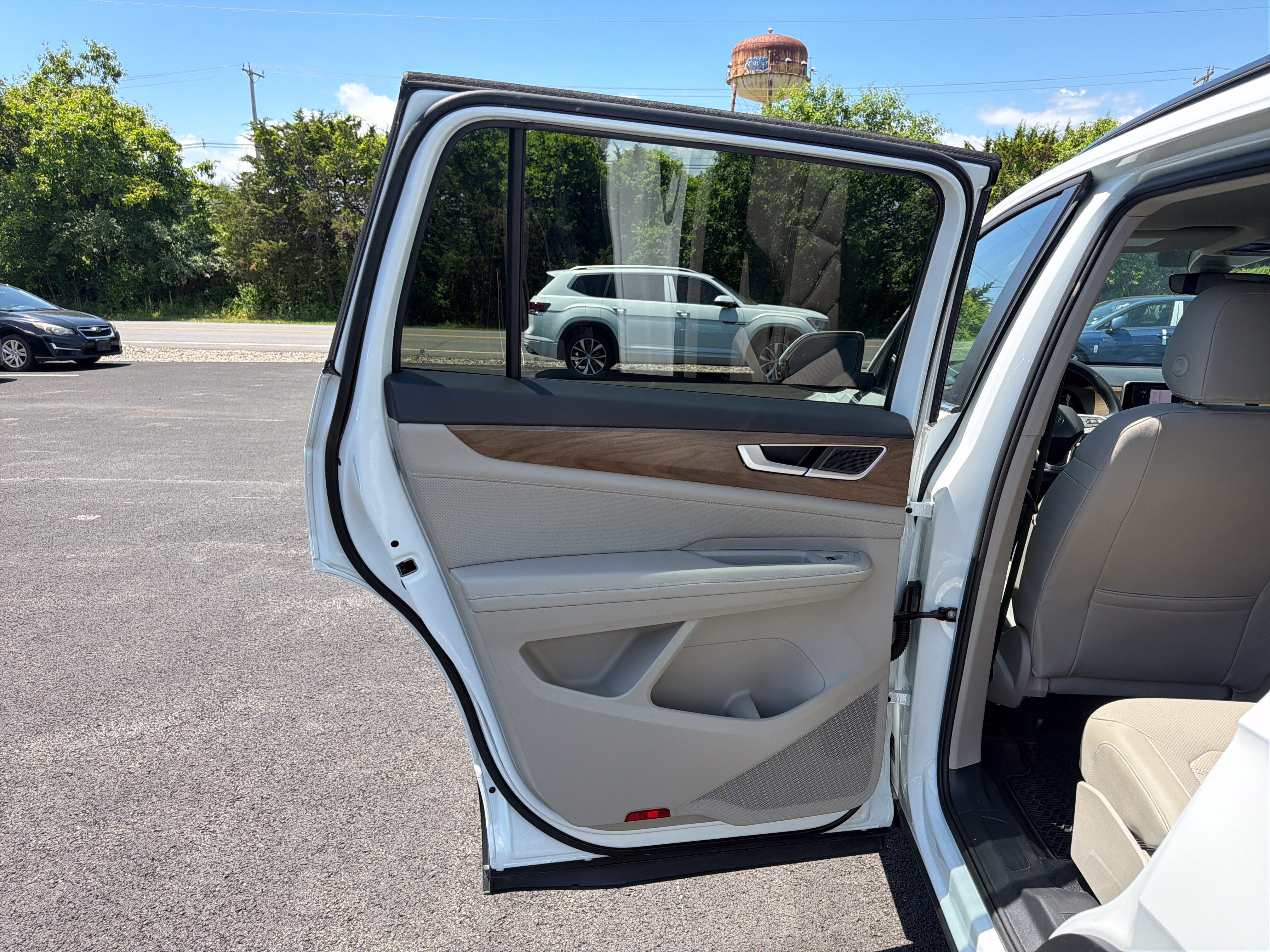 2024 Volkswagen Atlas 2.0T SE