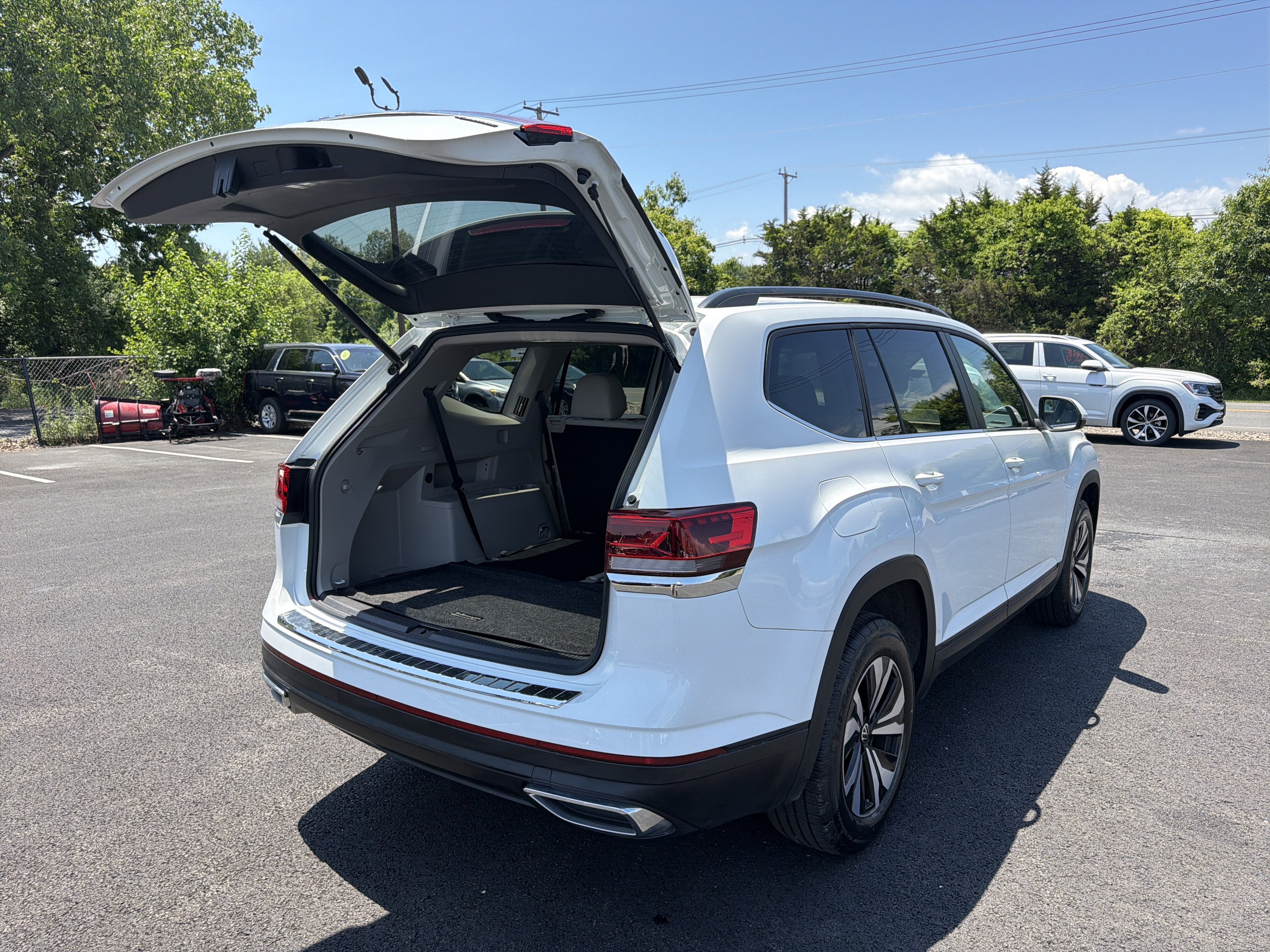 2024 Volkswagen Atlas 2.0T SE
