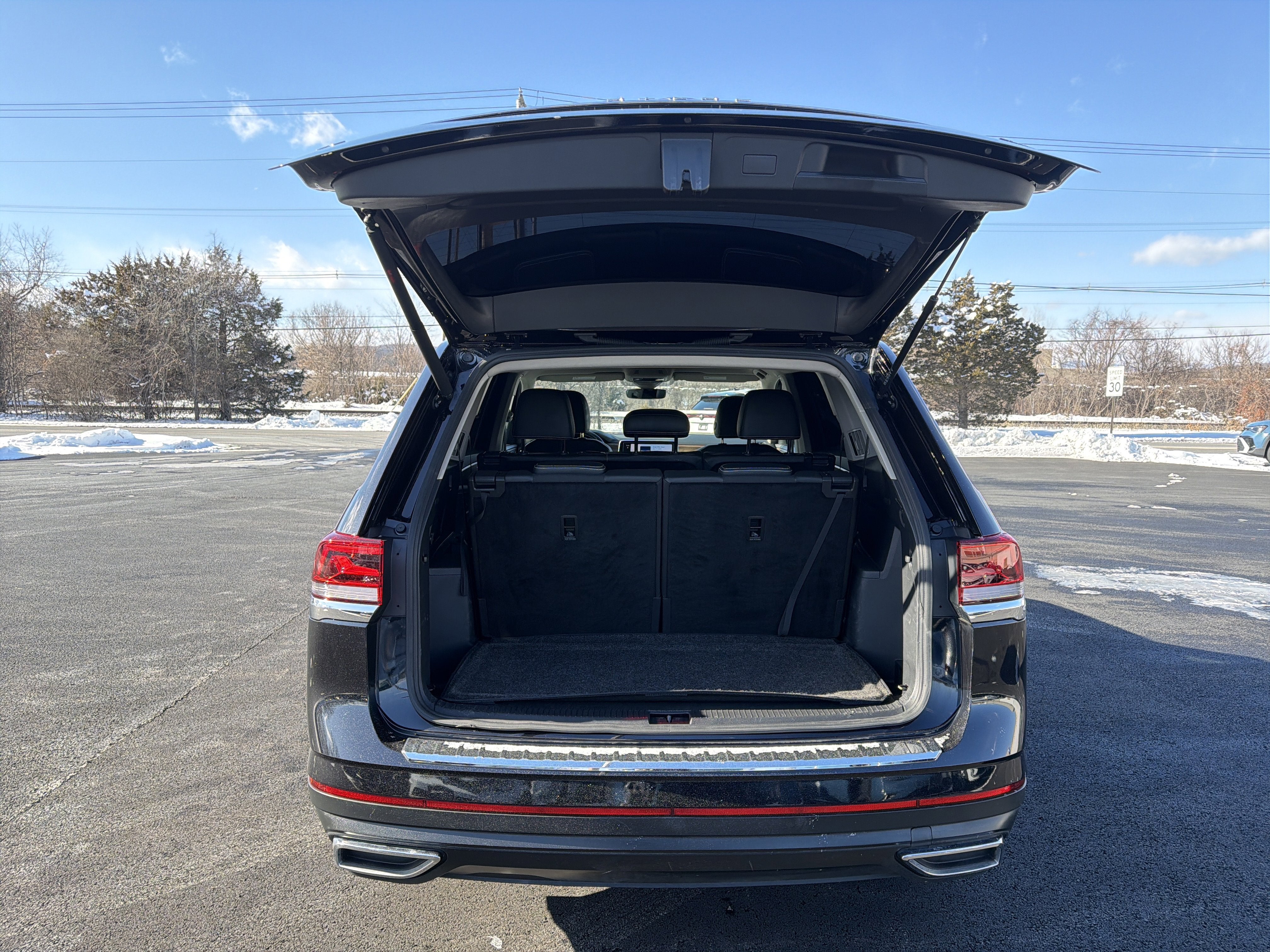 2024 Volkswagen Atlas 2.0T SE