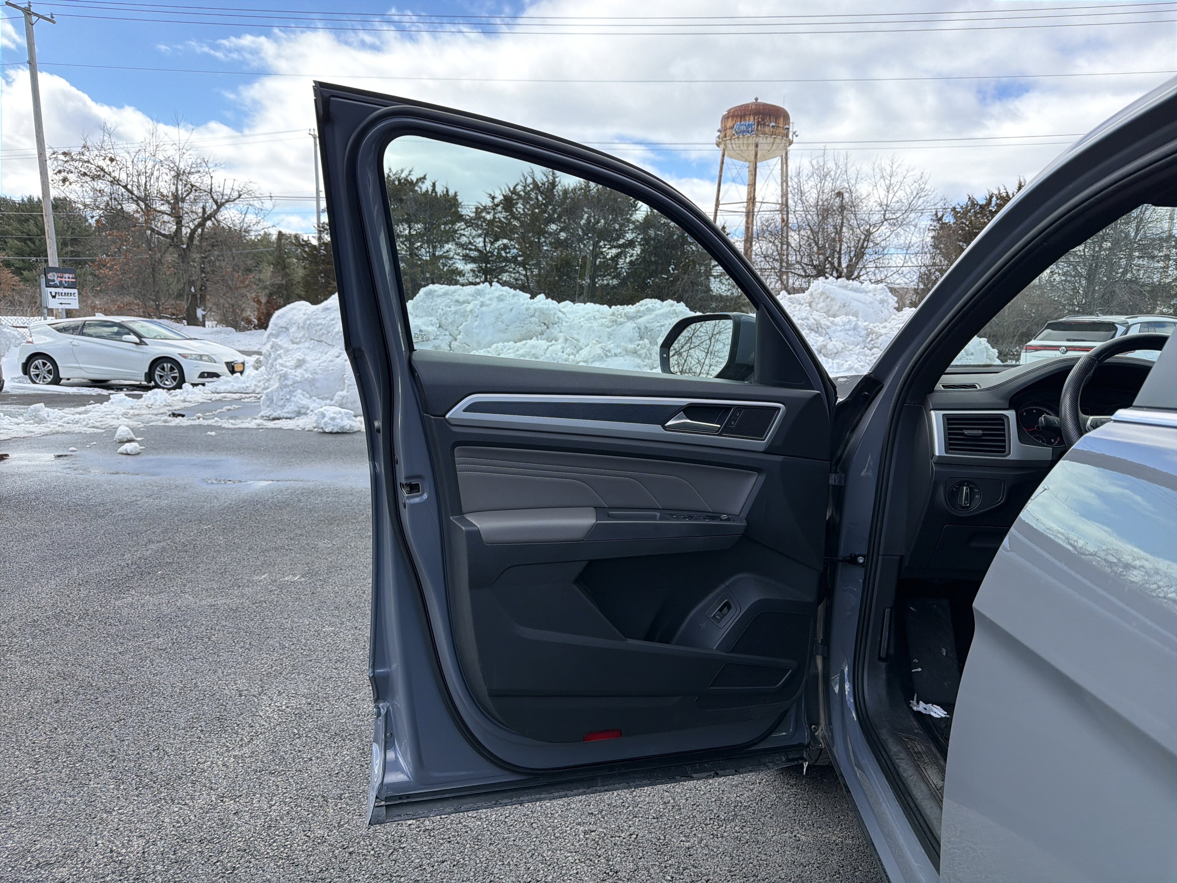2021 Volkswagen Atlas Cross Sport 3.6L V6 SE w/Technology R-Line