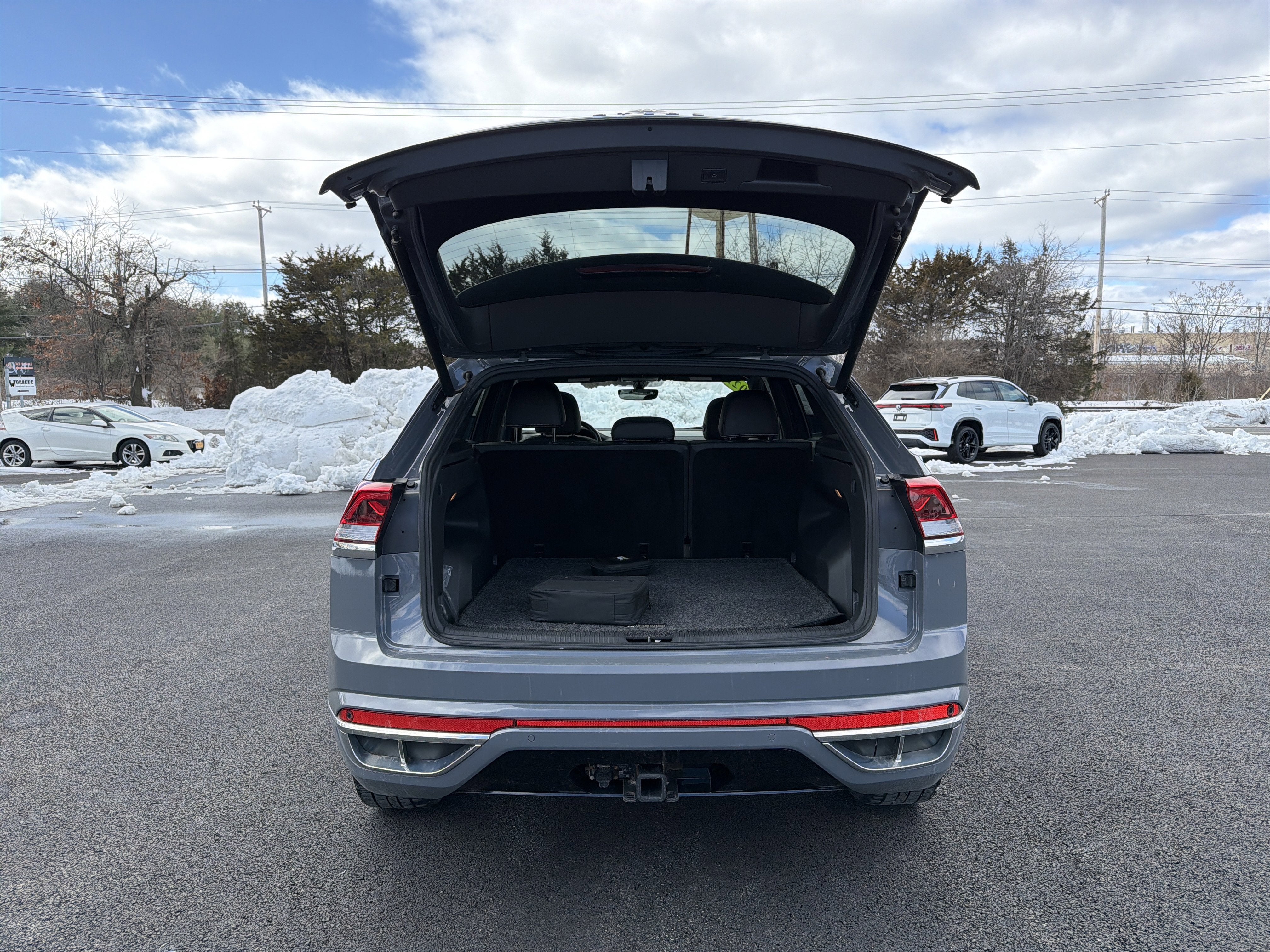 2021 Volkswagen Atlas Cross Sport 3.6L V6 SE w/Technology R-Line