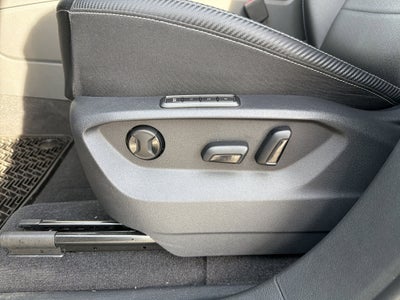 2023 Volkswagen Atlas Cross Sport 2.0T SEL R-Line