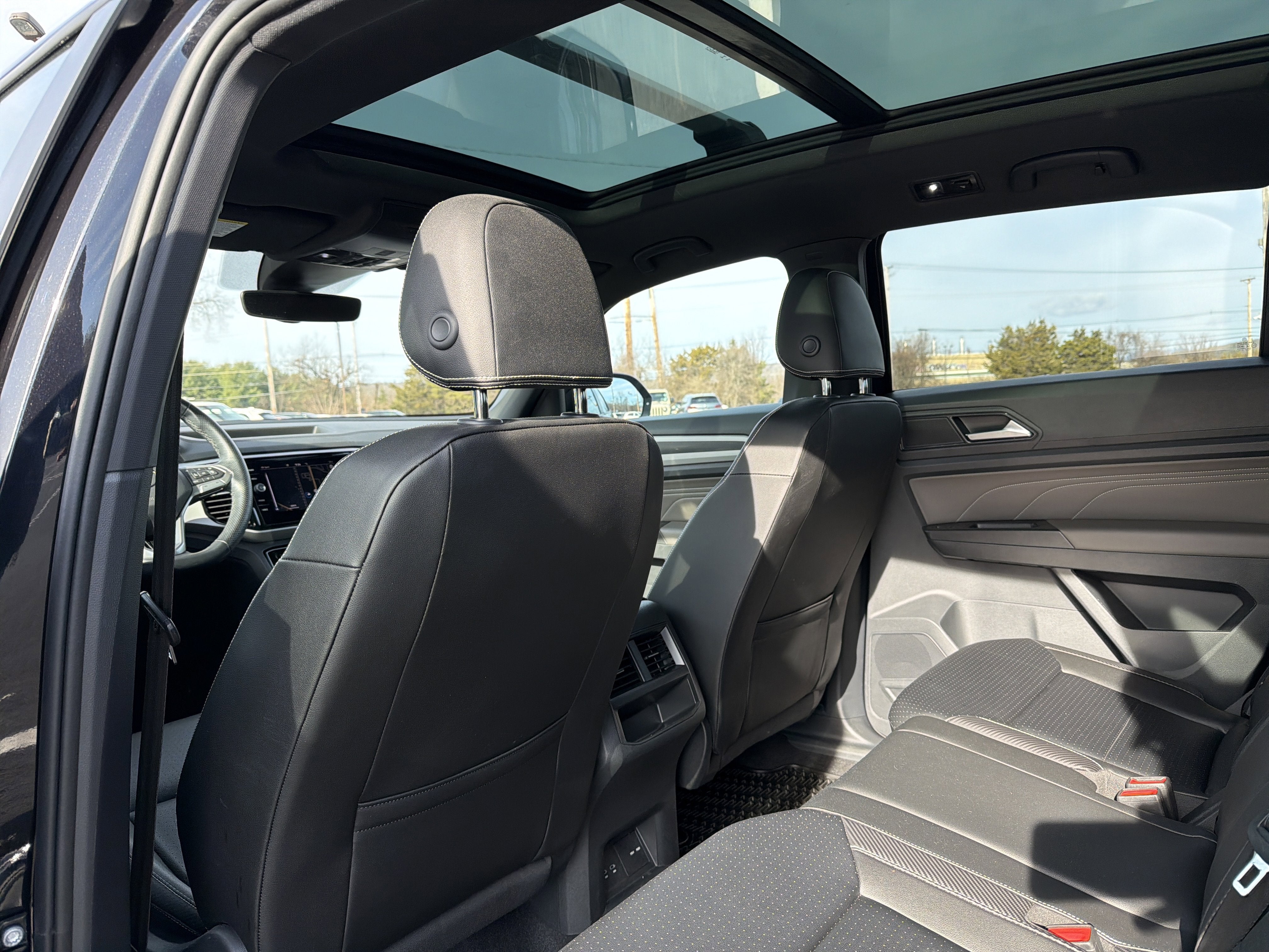 2023 Volkswagen Atlas Cross Sport 2.0T SEL R-Line