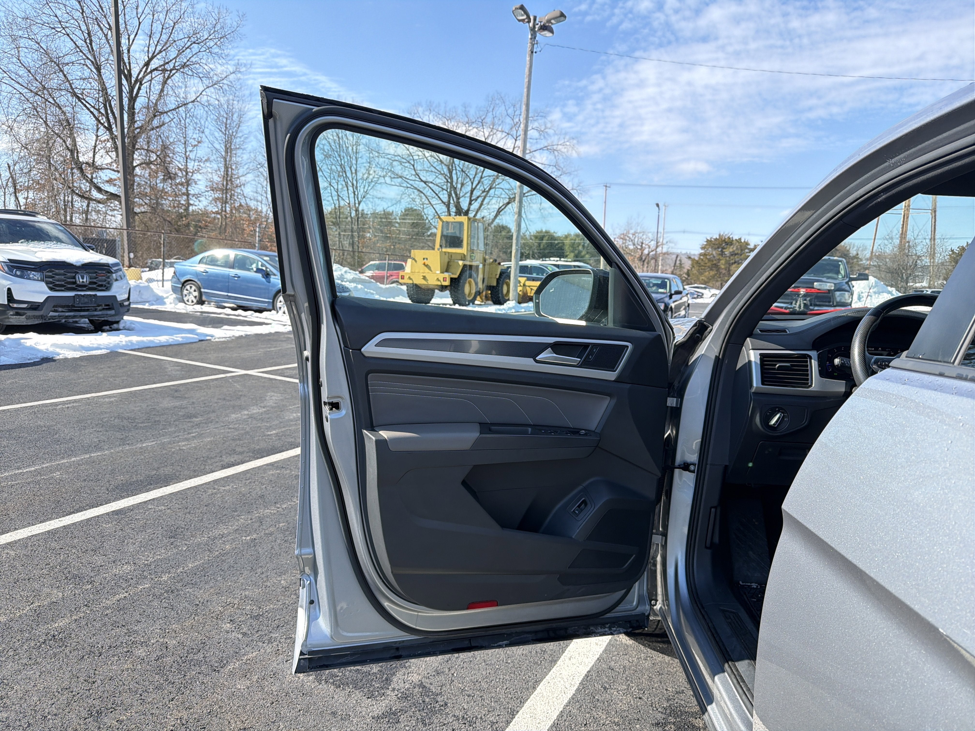 2023 Volkswagen Atlas Cross Sport 3.6L V6 SEL R-Line