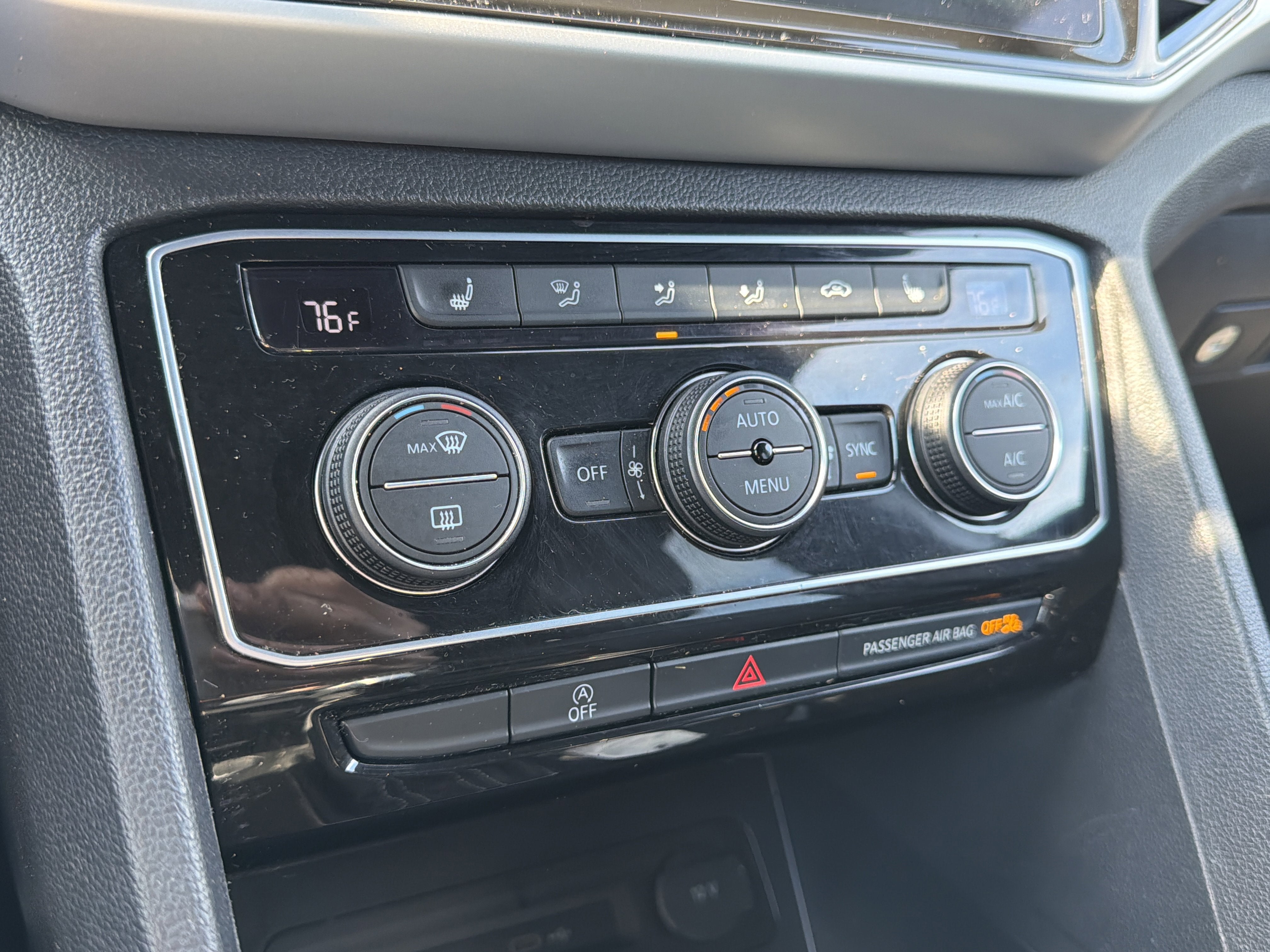 2023 Volkswagen Atlas Cross Sport 3.6L V6 SEL R-Line