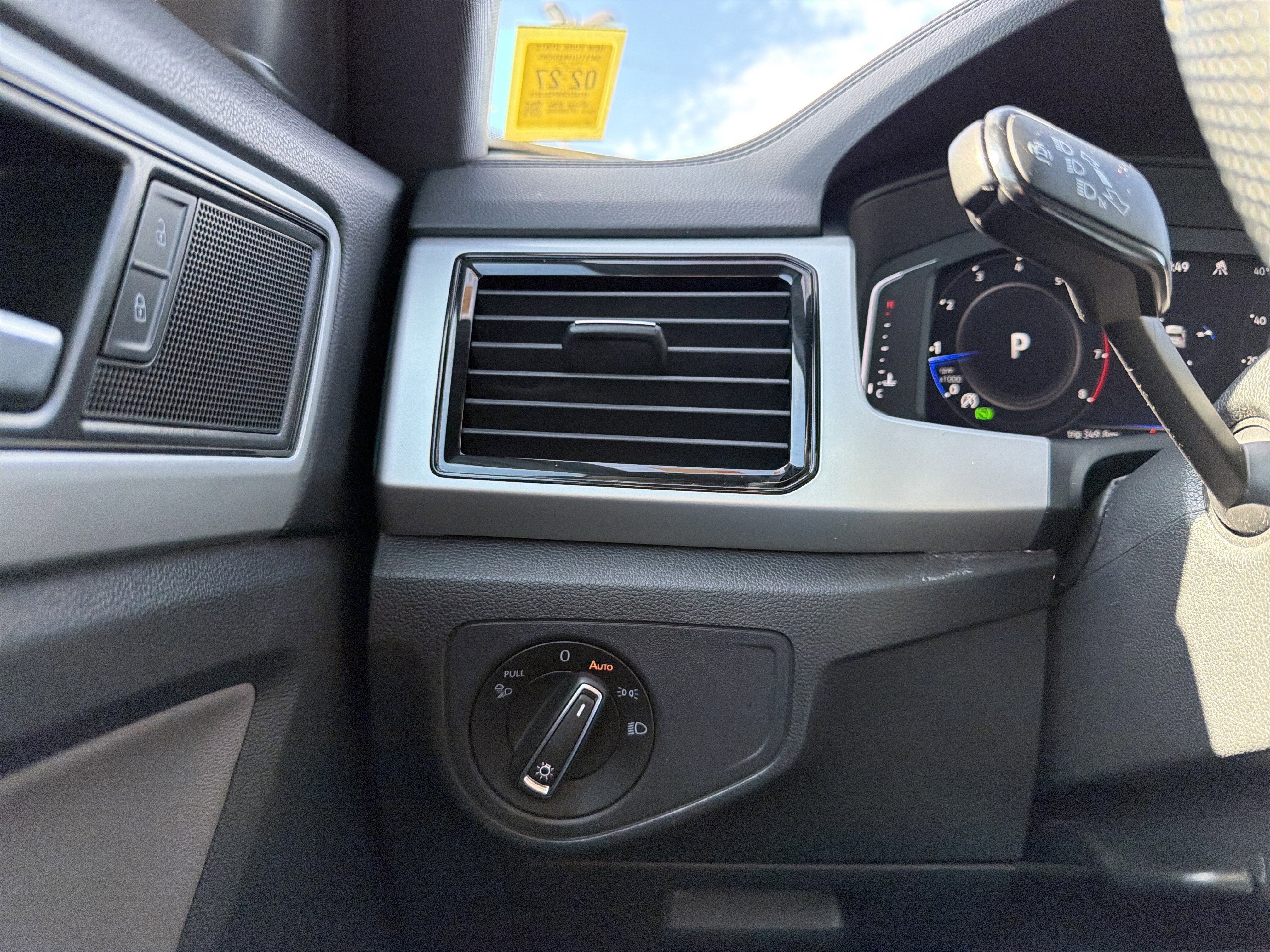 2023 Volkswagen Atlas Cross Sport 3.6L V6 SEL R-Line