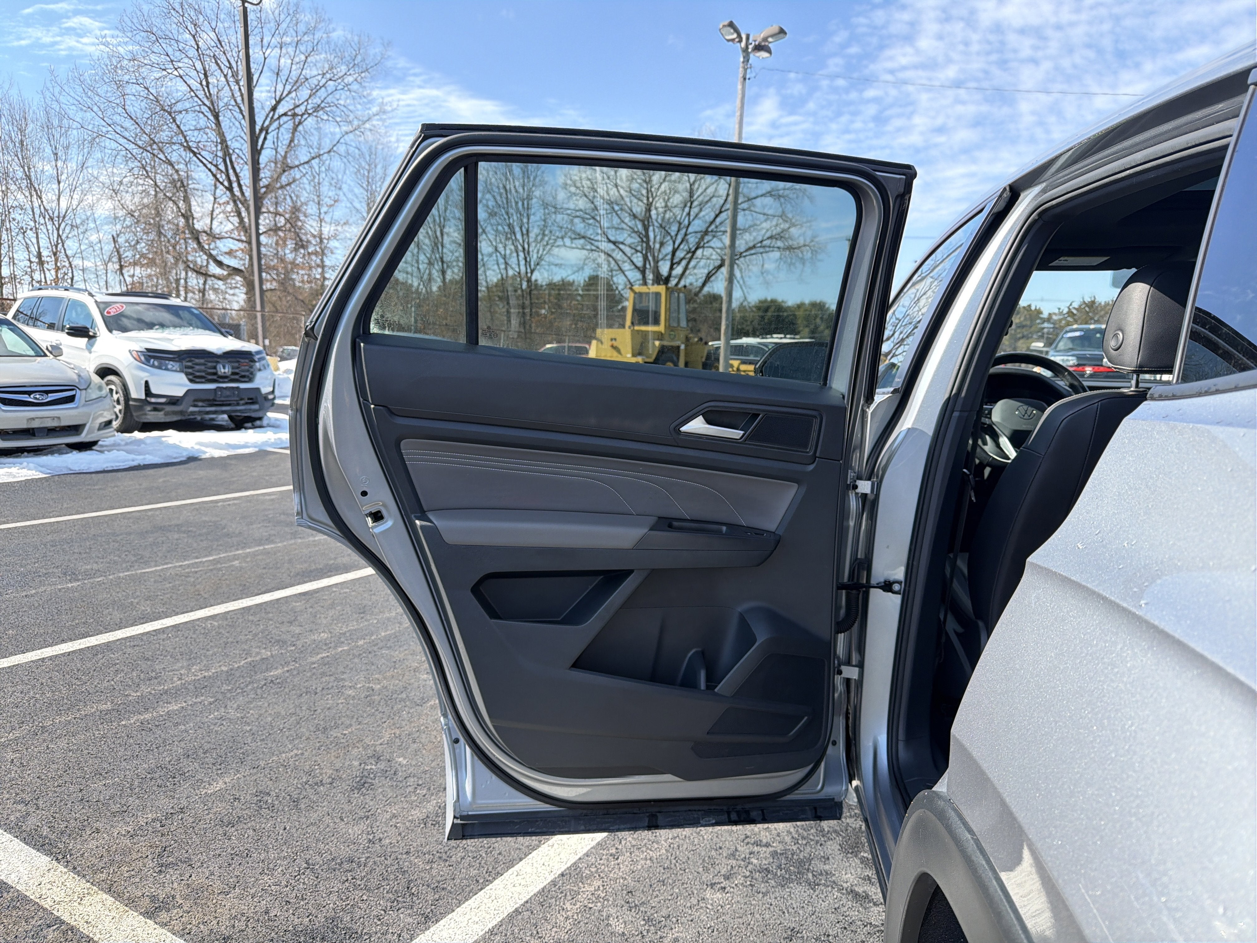 2023 Volkswagen Atlas Cross Sport 3.6L V6 SEL R-Line